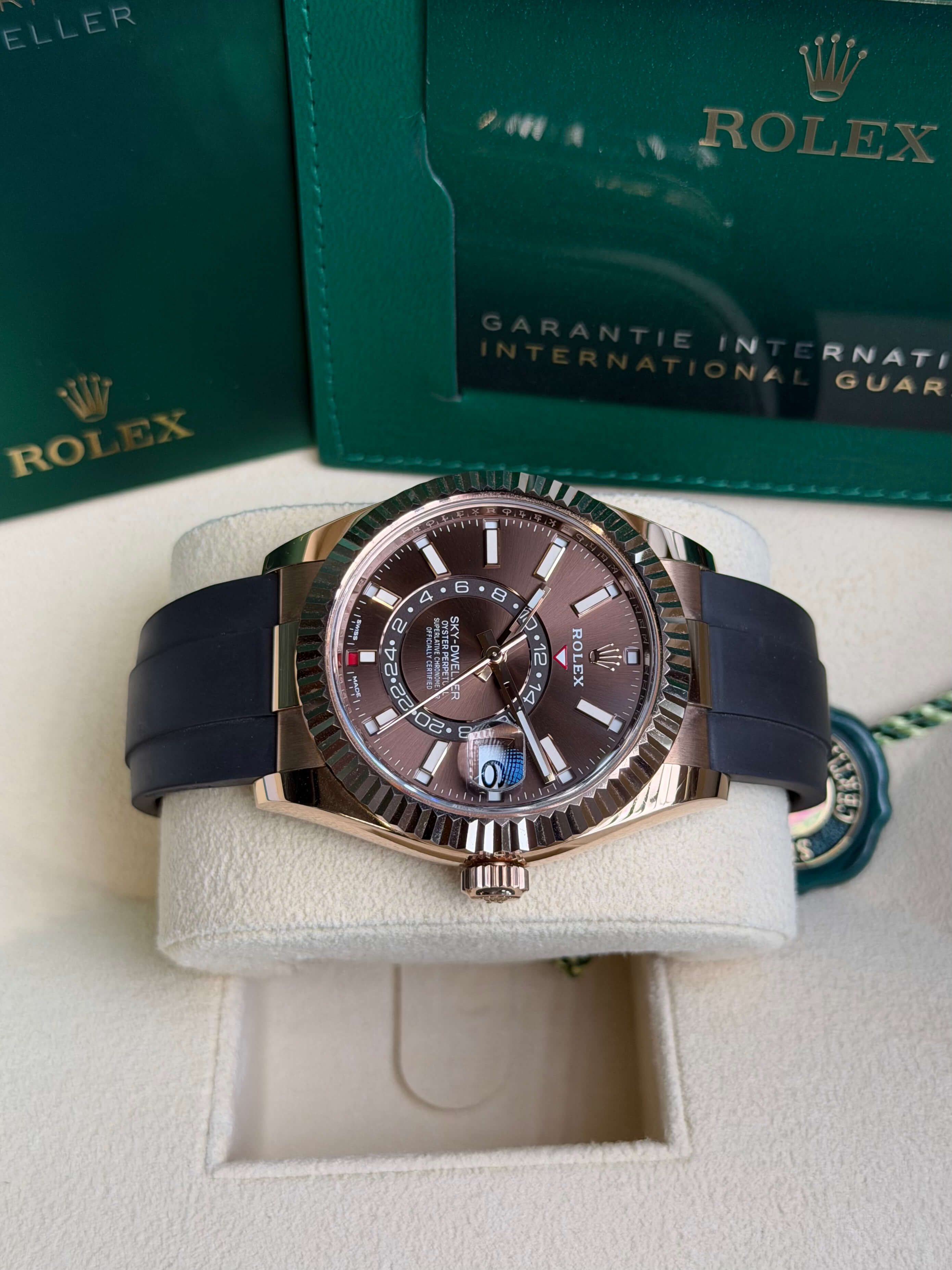 Watchrr - Authentic luxury watch