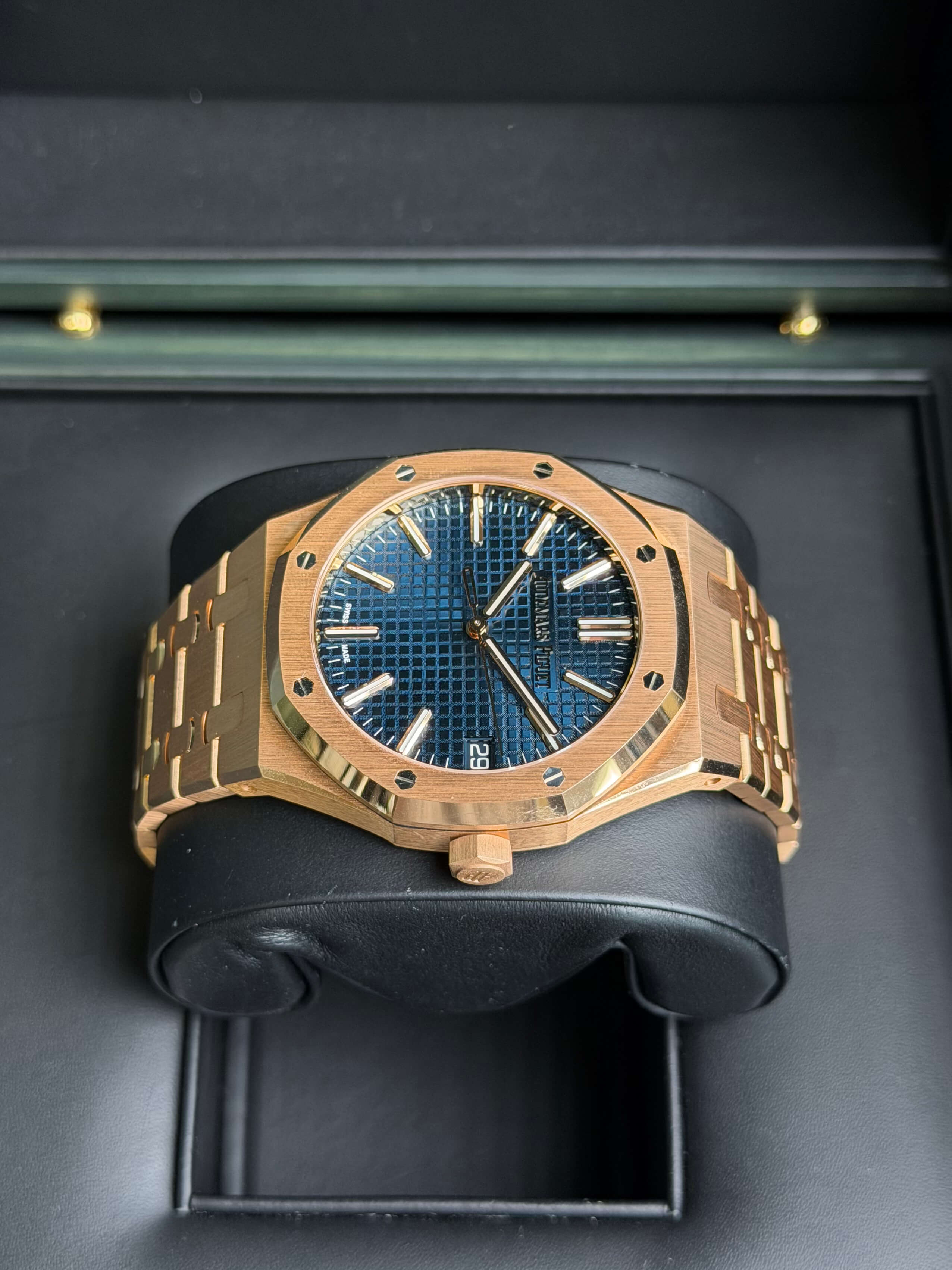 Watchrr - Authentic luxury watch