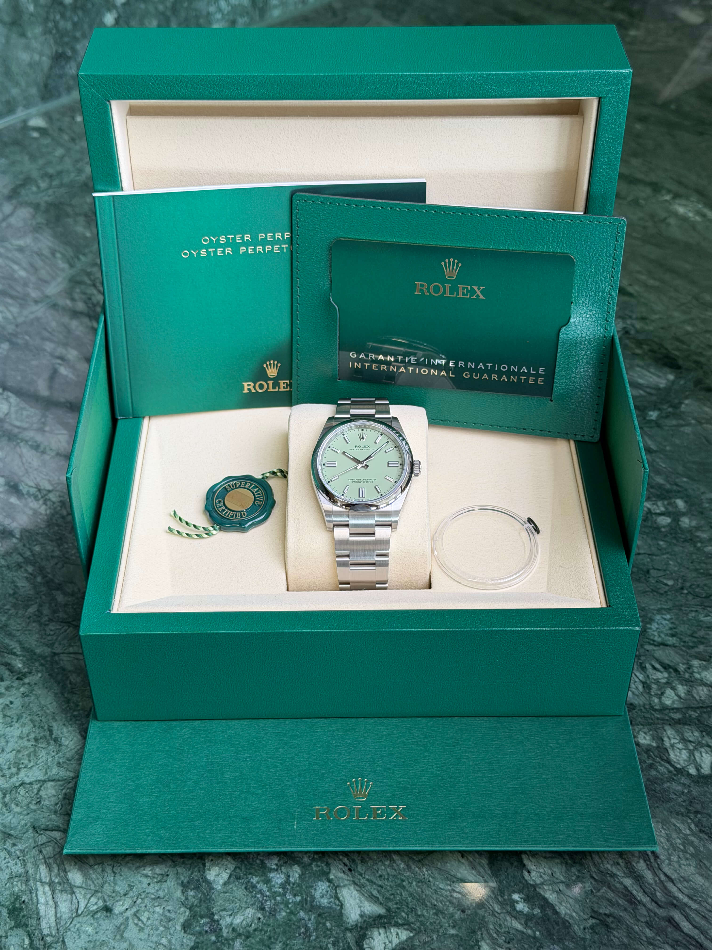 Watchrr - Authentic luxury watch