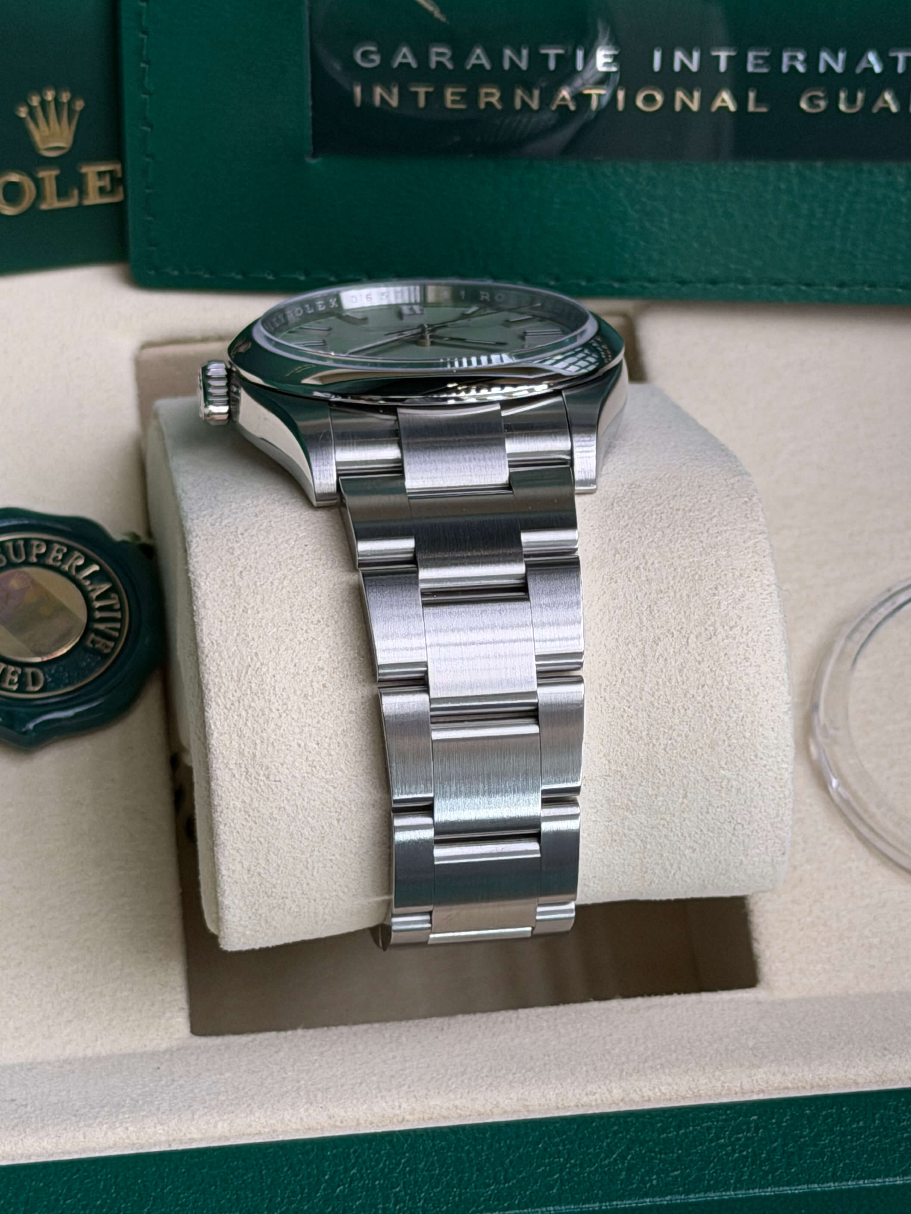 Watchrr - Authentic luxury watch