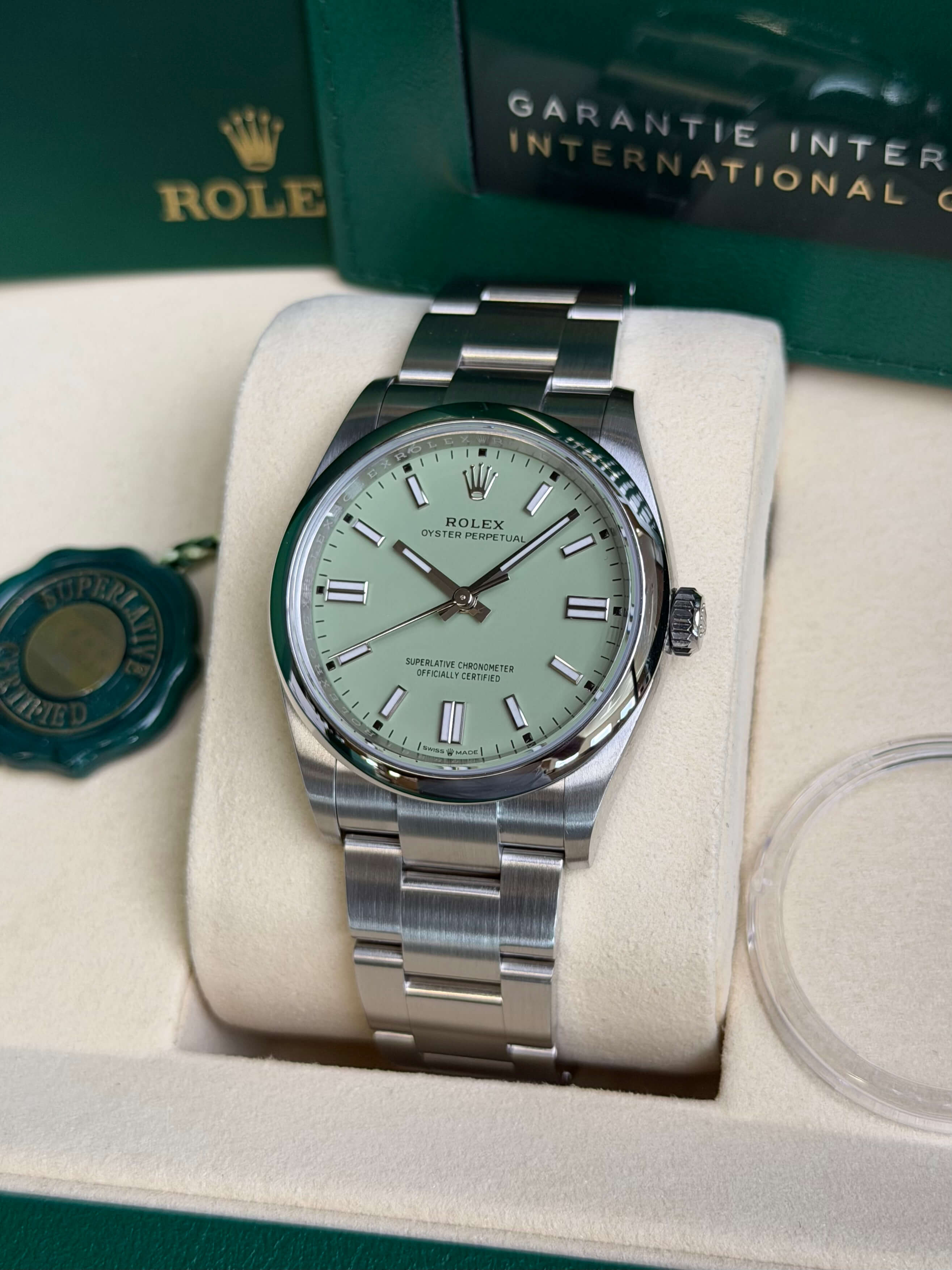 Watchrr - Authentic luxury watch