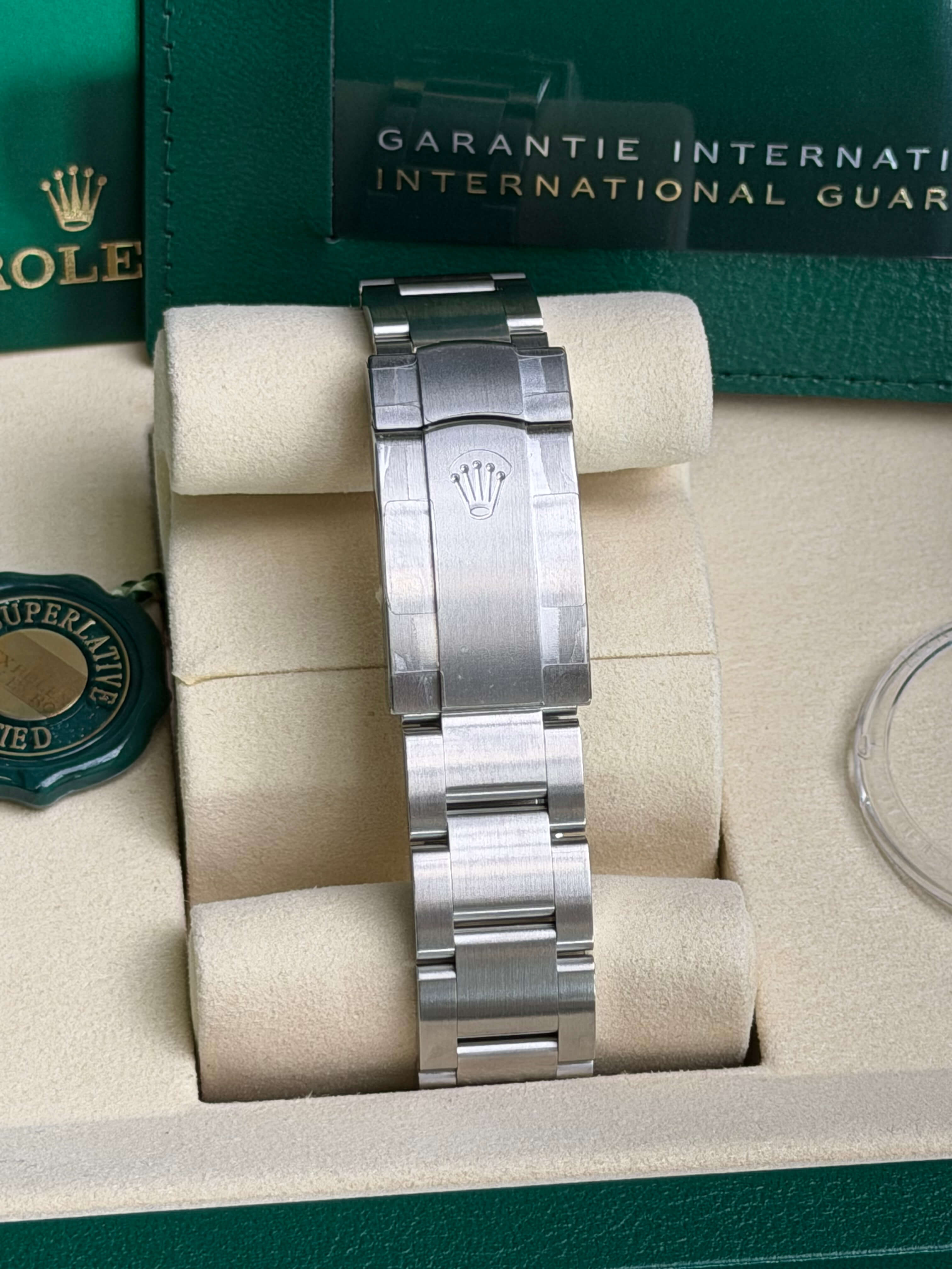 Watchrr - Authentic luxury watch