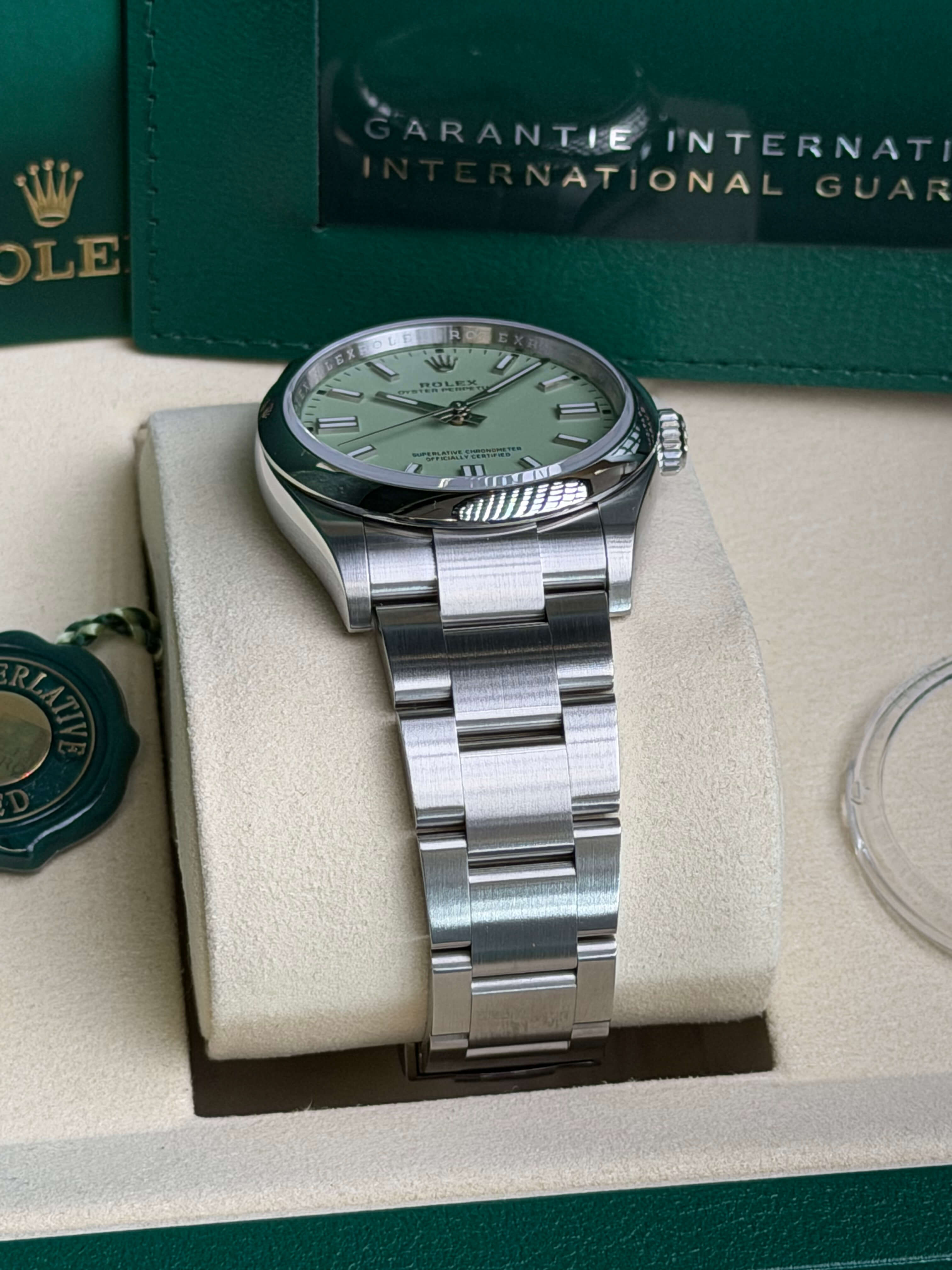 Watchrr - Authentic luxury watch