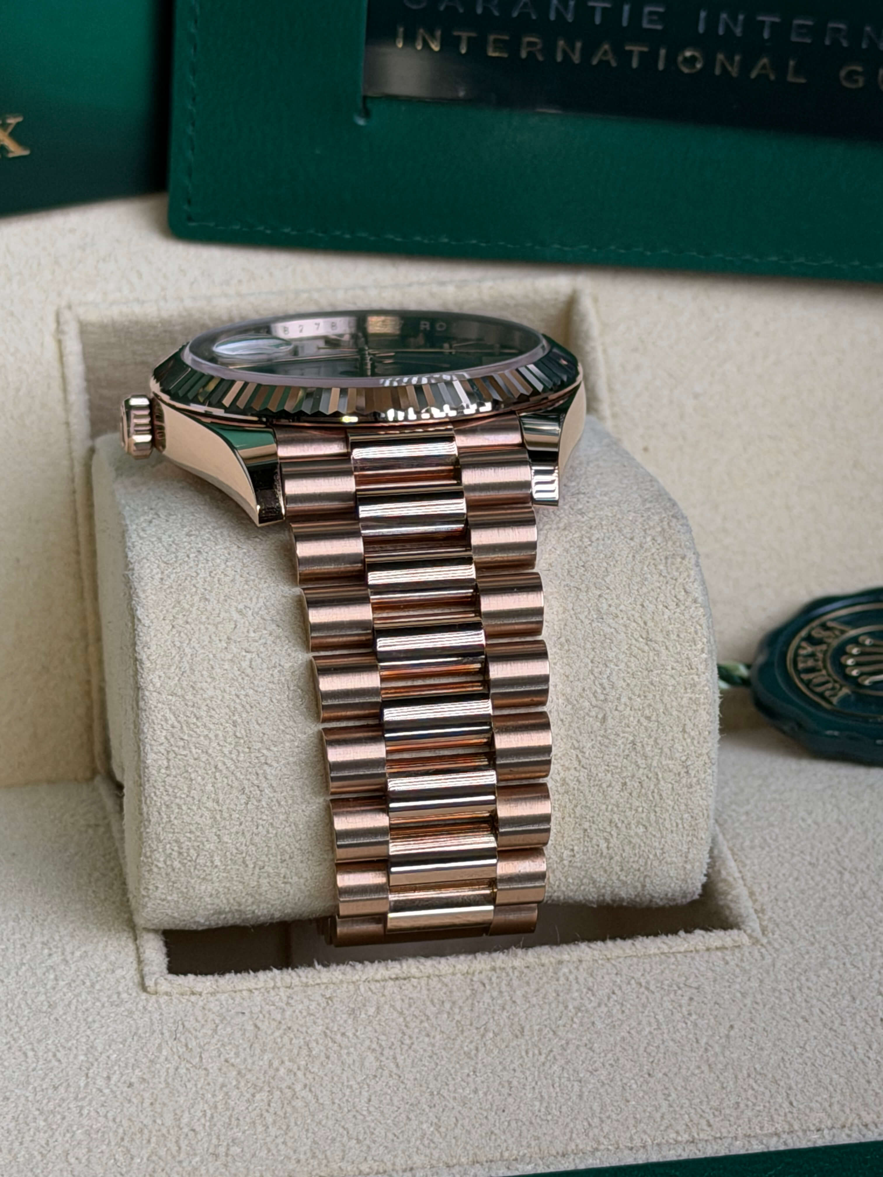 Watchrr - Authentic luxury watch