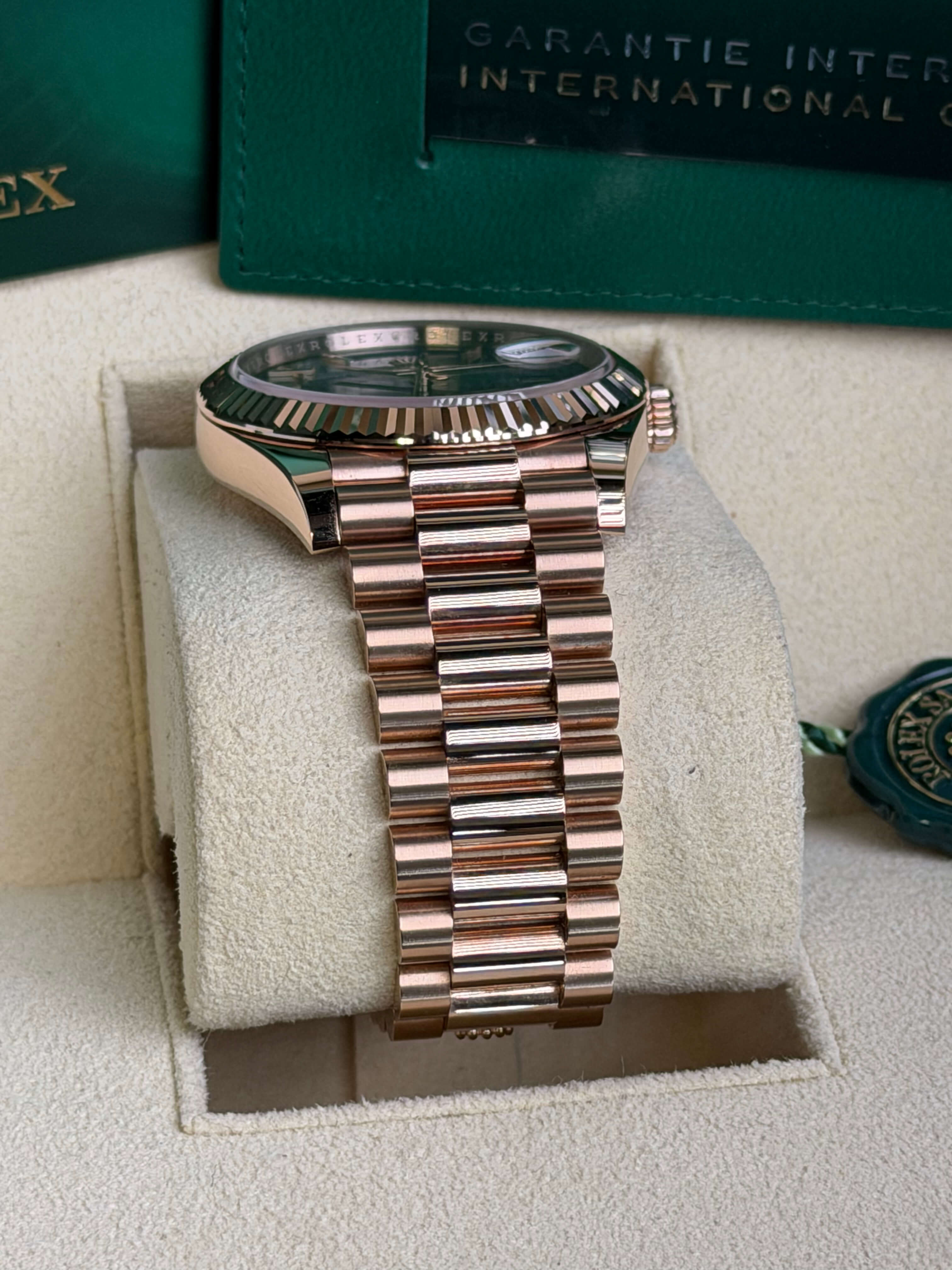 Watchrr - Authentic luxury watch