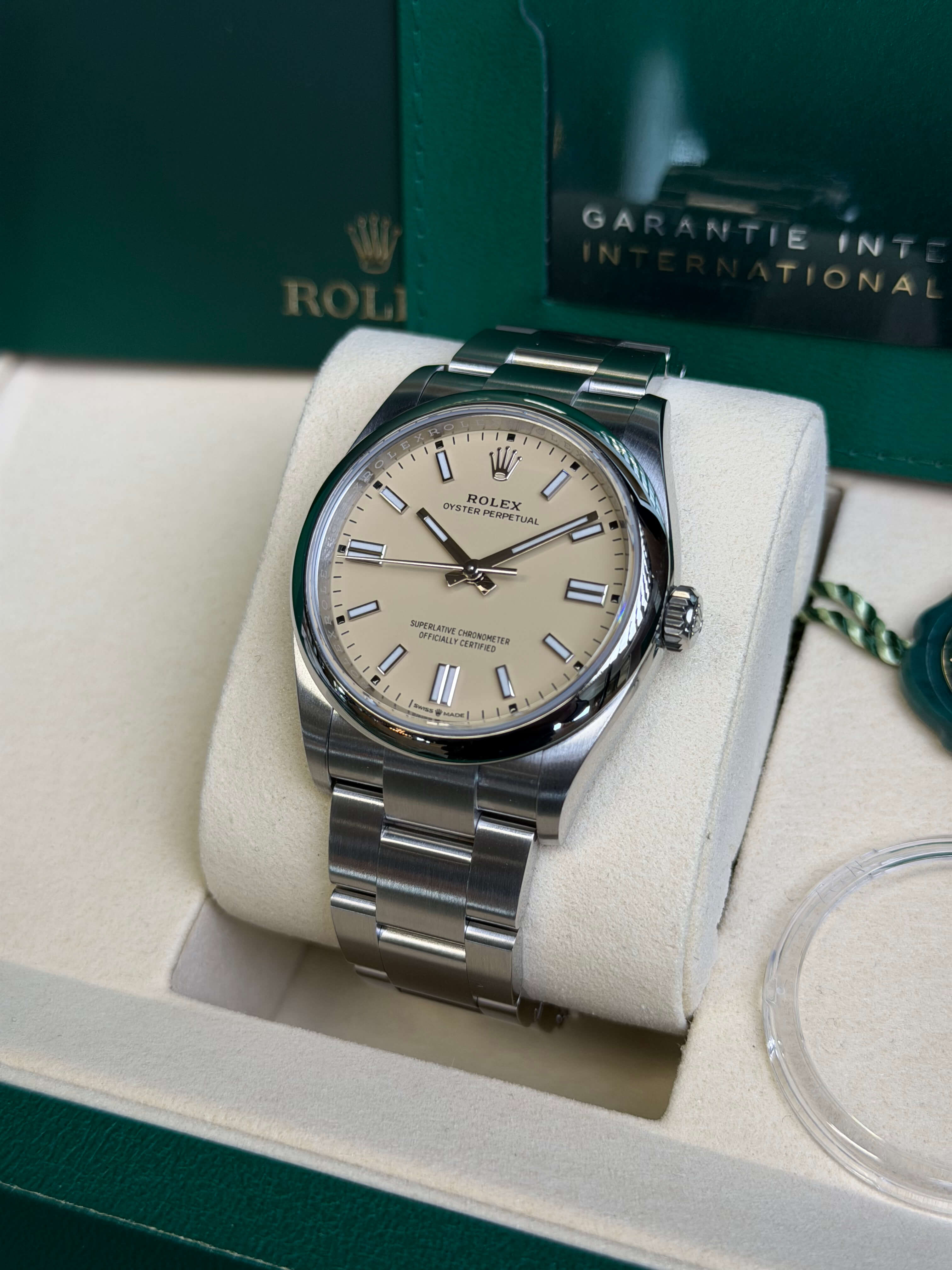 Watchrr - Authentic luxury watch