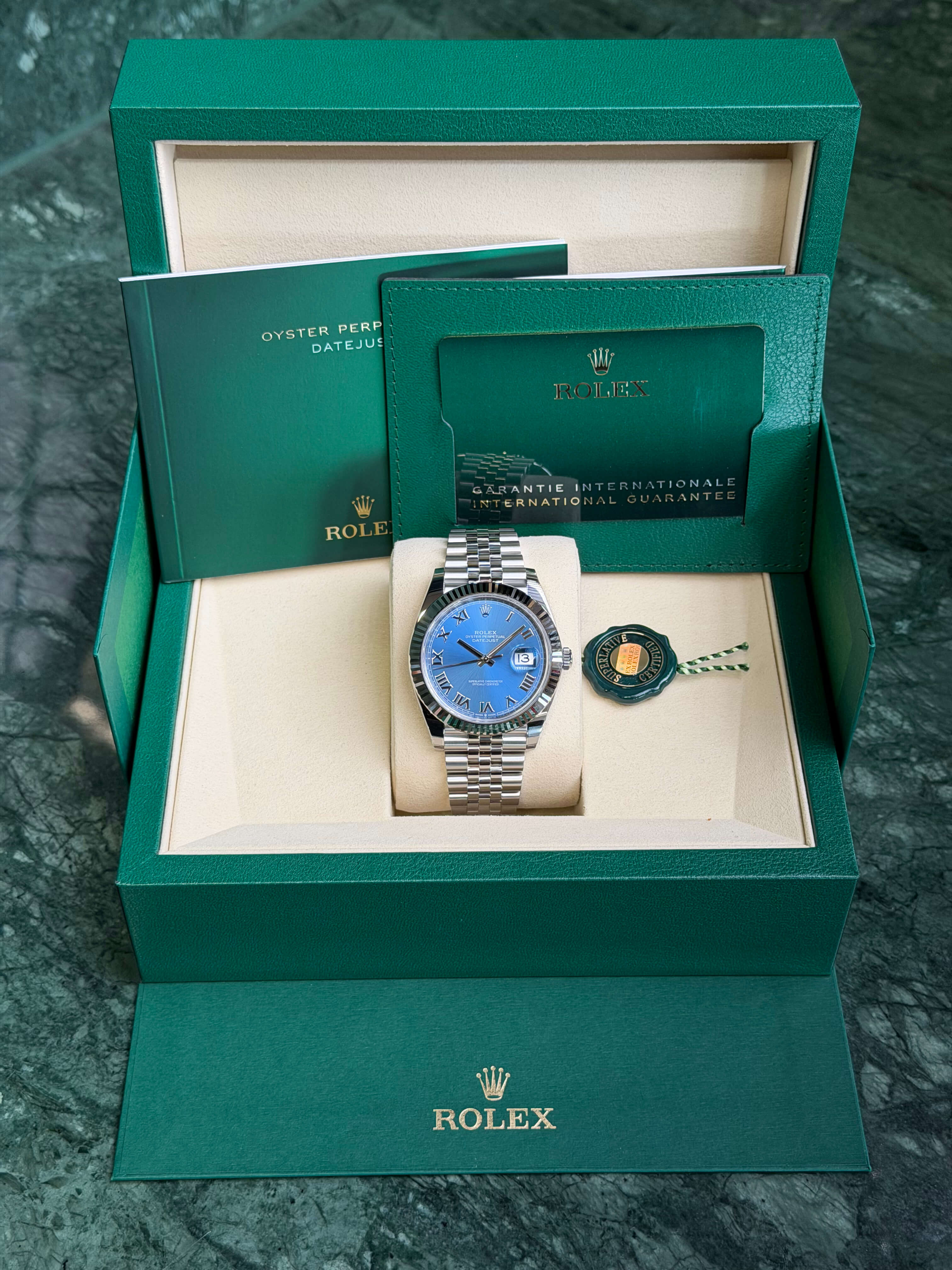 Watchrr - Authentic luxury watch