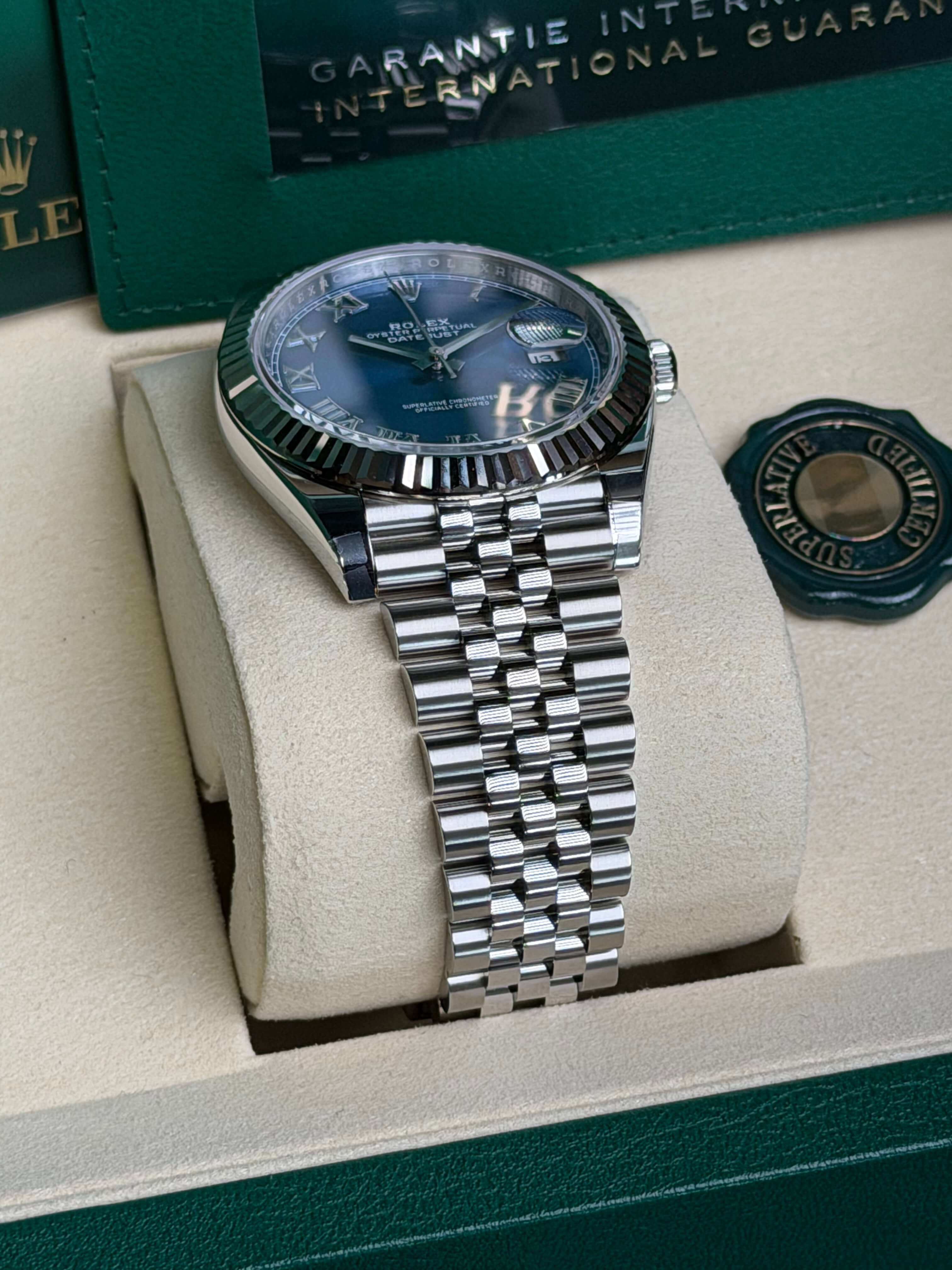 Watchrr - Authentic luxury watch