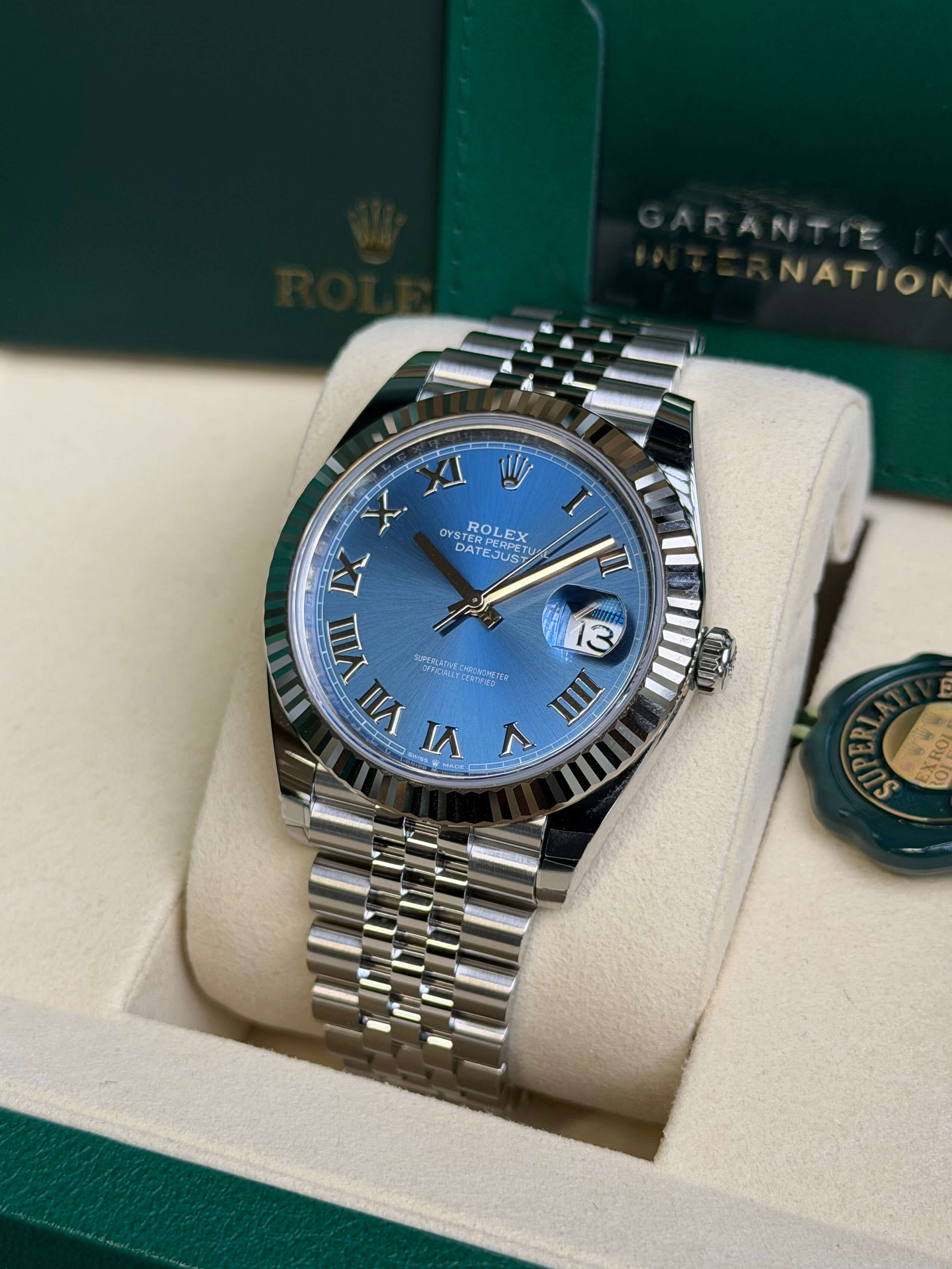 Watchrr - Authentic luxury watch