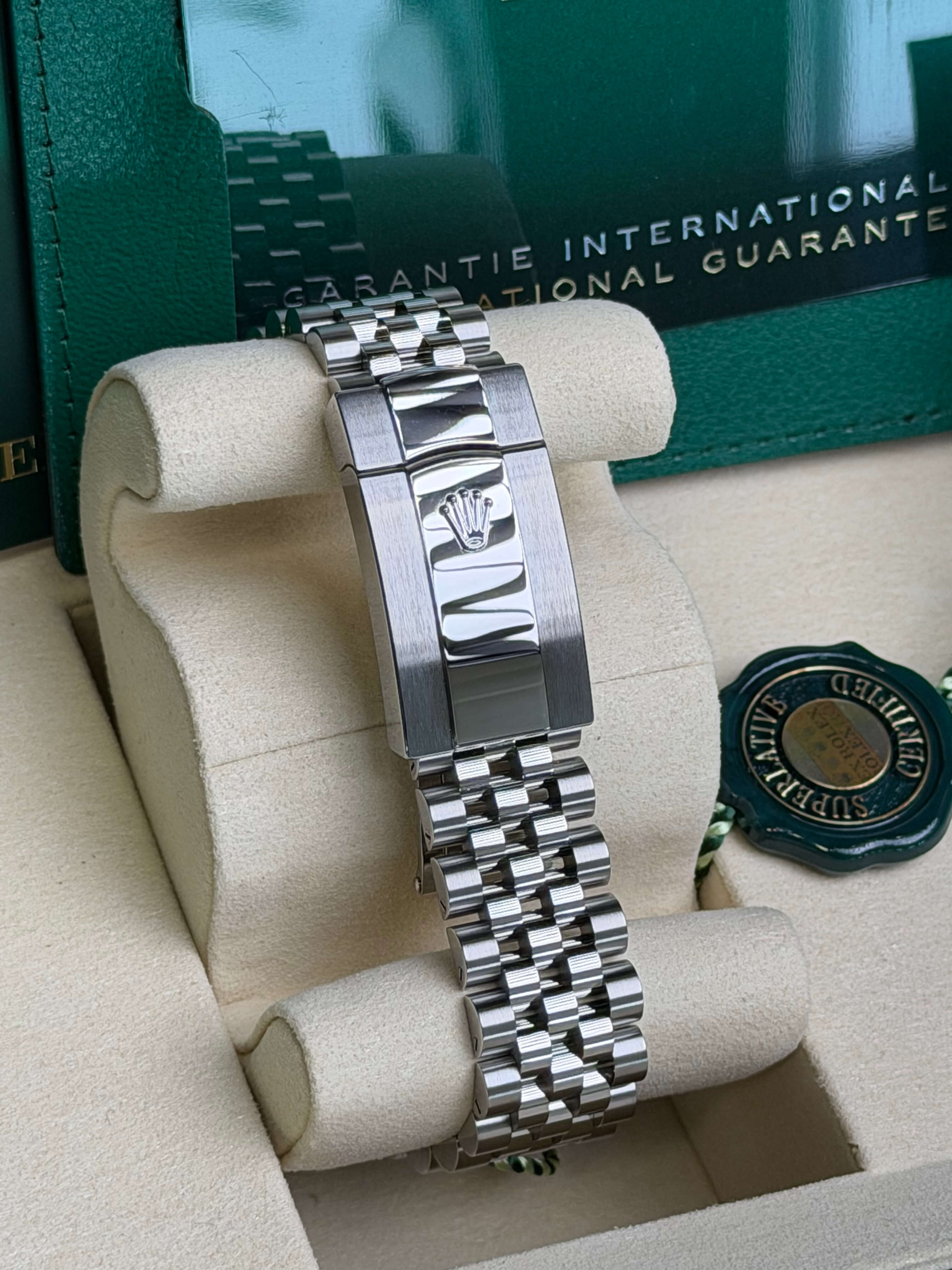 Watchrr - Authentic luxury watch