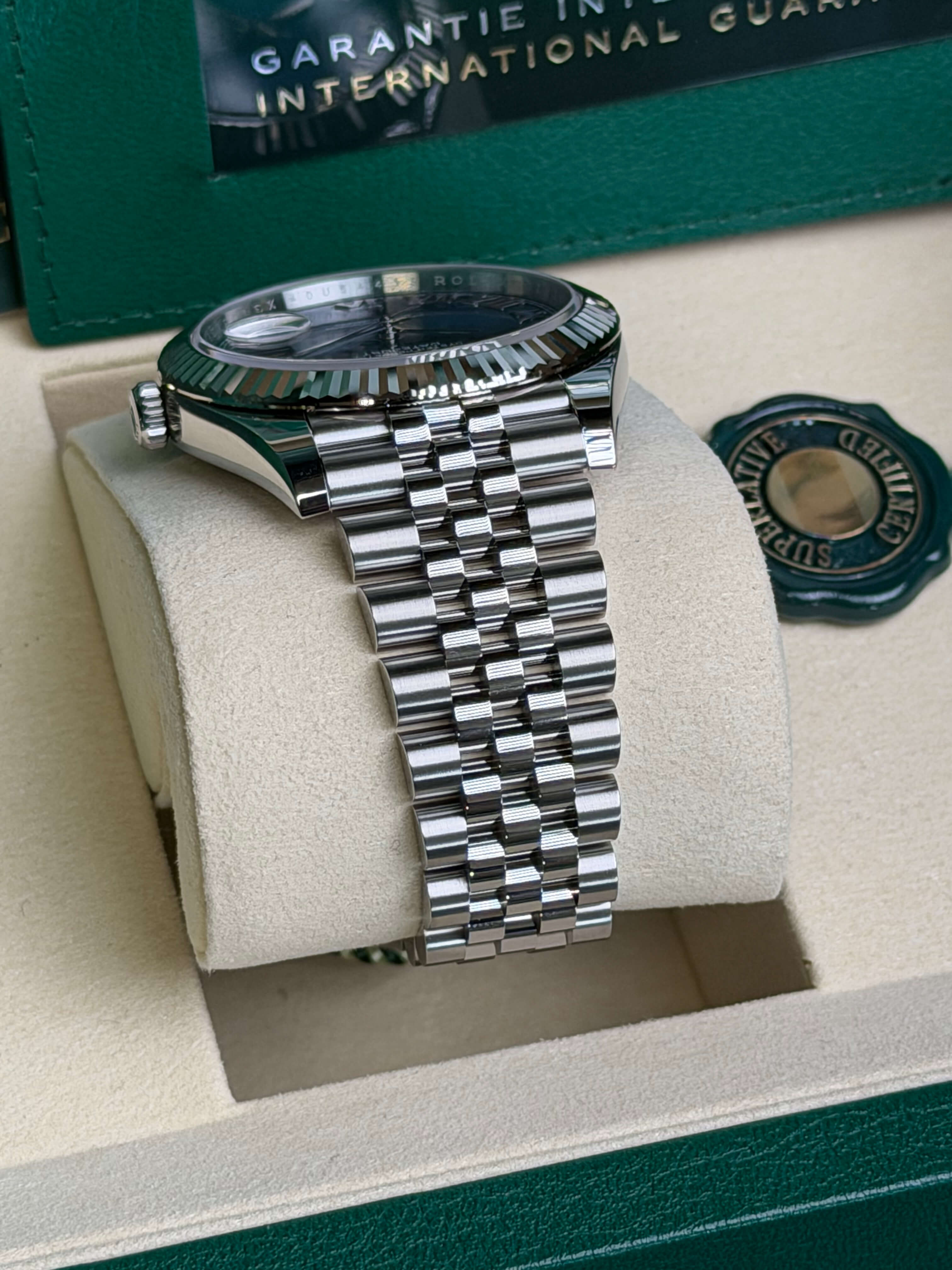 Watchrr - Authentic luxury watch