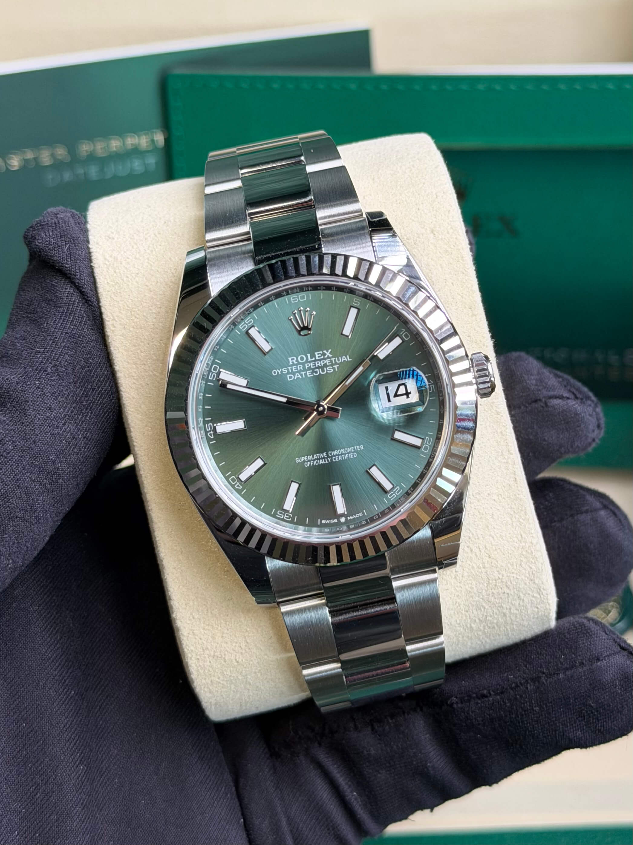 Rolex 126334-0027 Datejust 41 Stainless Steel - Fluted / Mint Green / Oyster