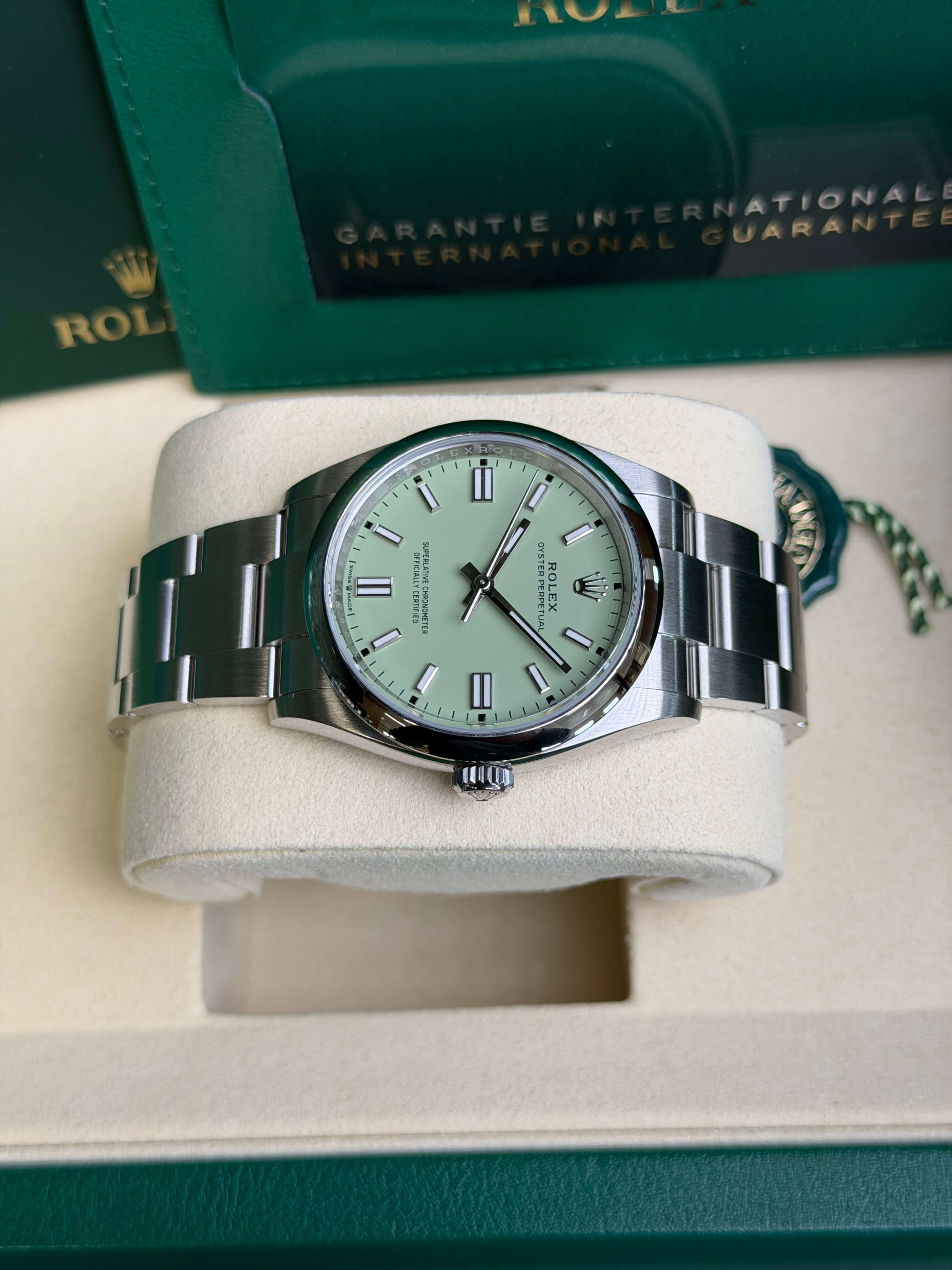 Watchrr - Authentic luxury watch