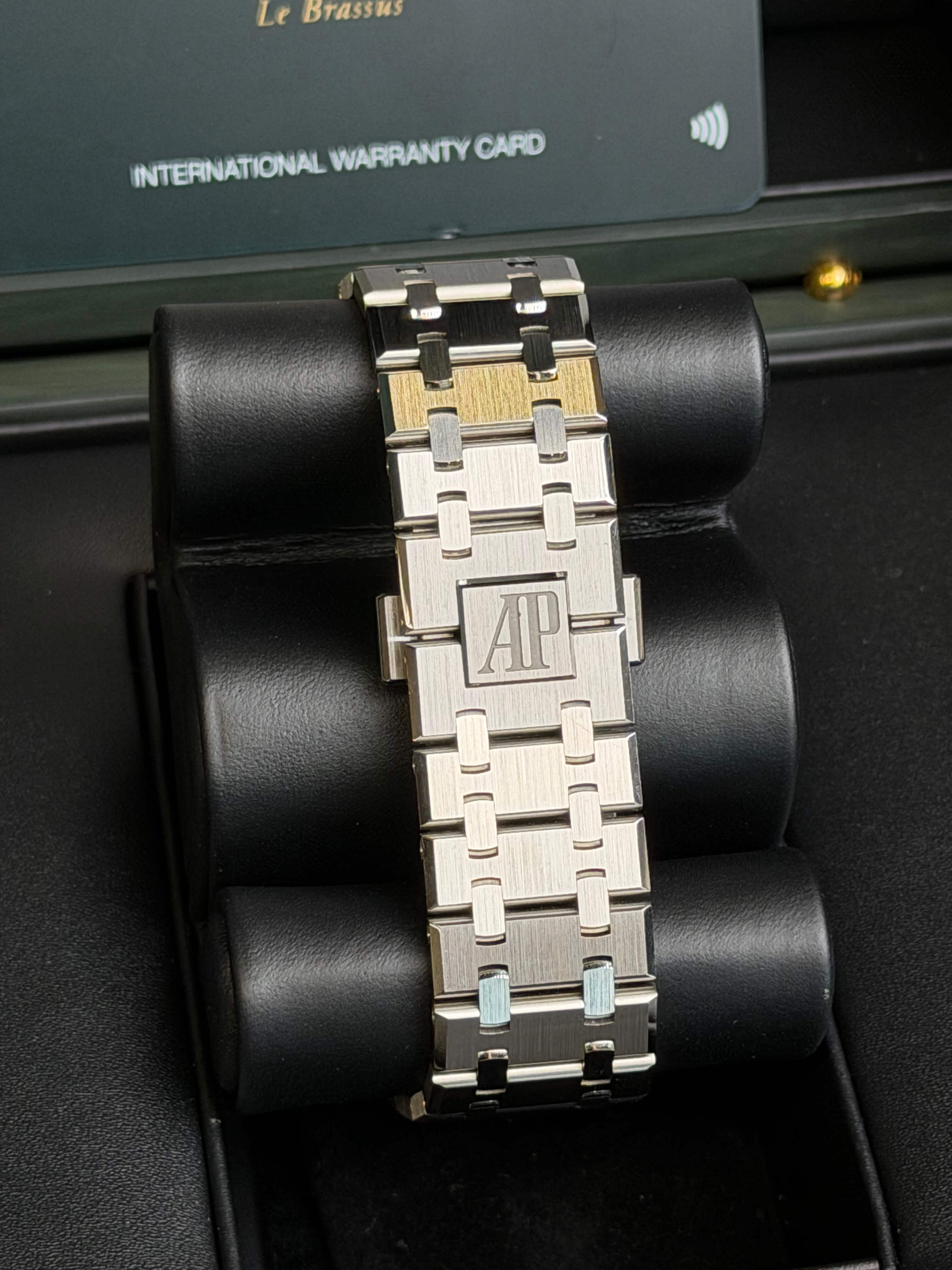 Watchrr - Authentic luxury watch