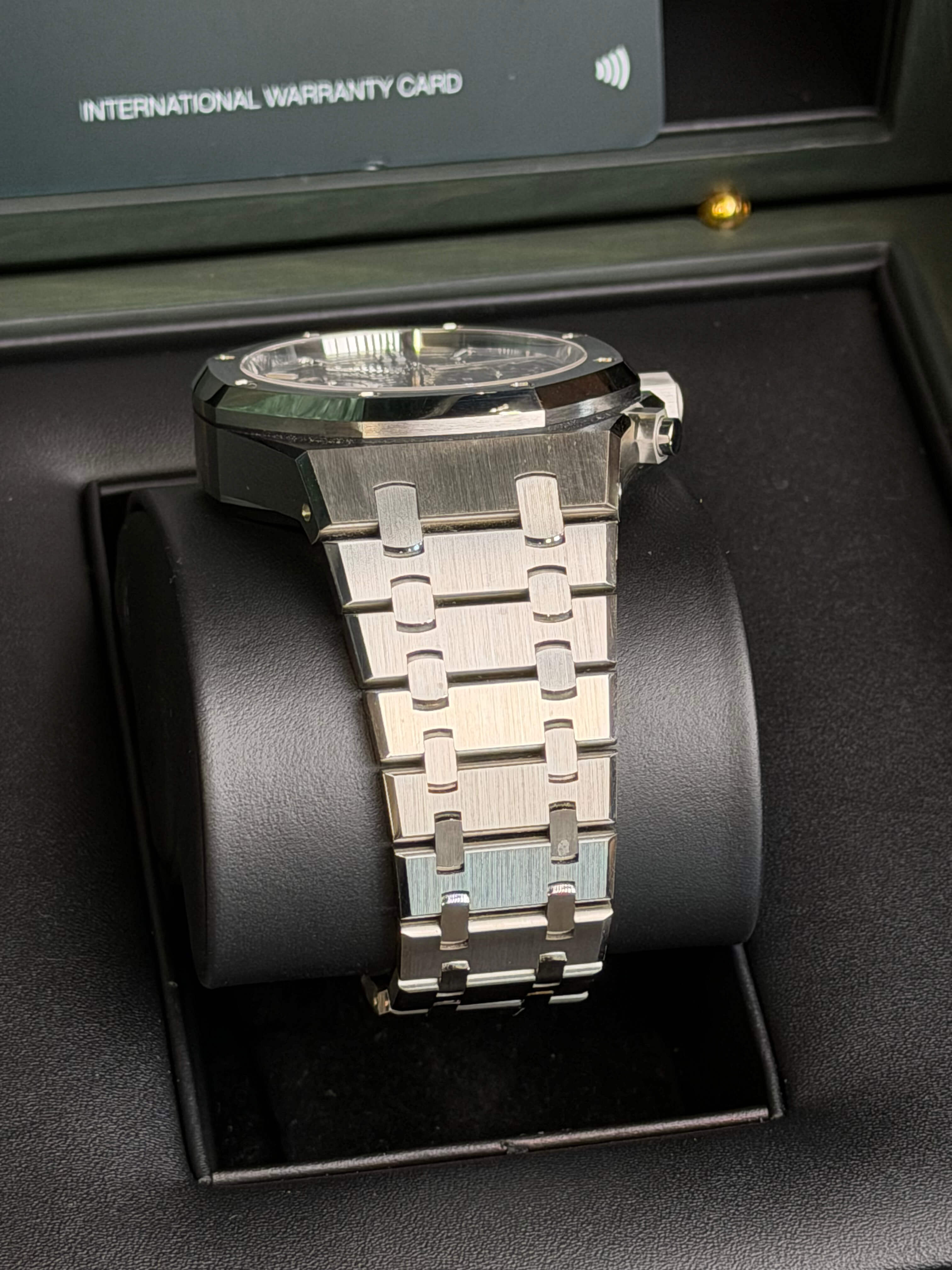 Watchrr - Authentic luxury watch