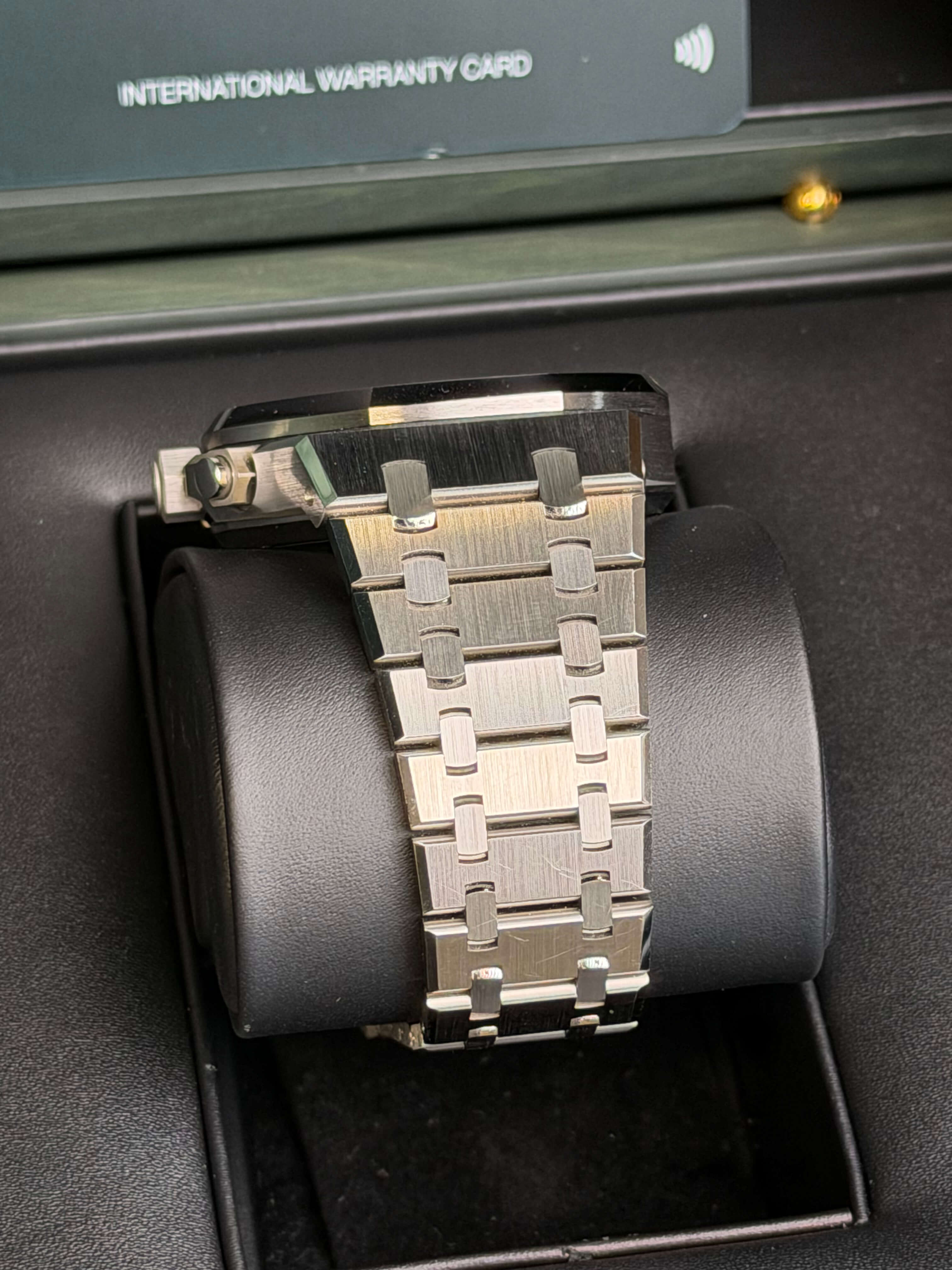 Watchrr - Authentic luxury watch