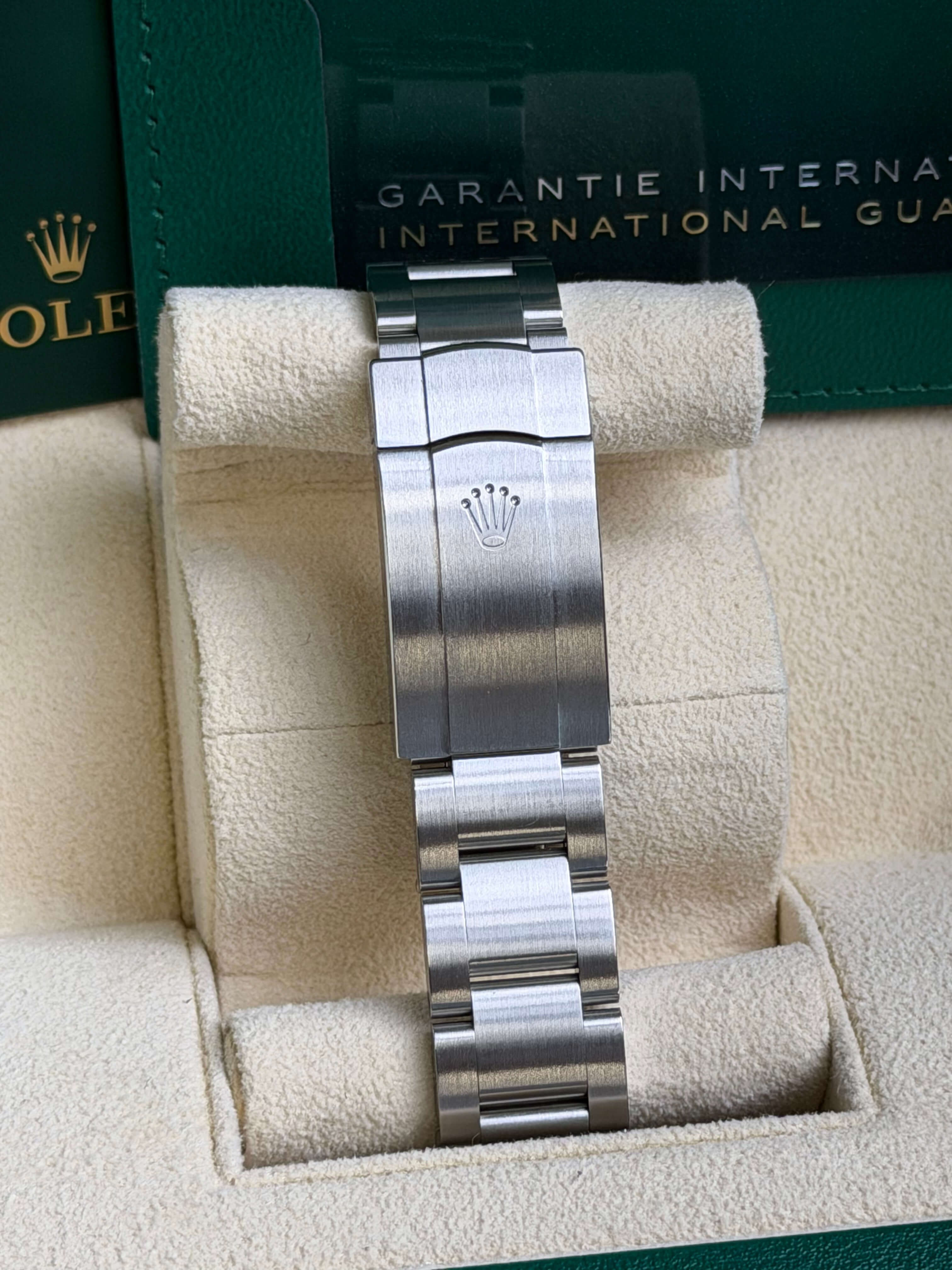 Watchrr - Authentic luxury watch