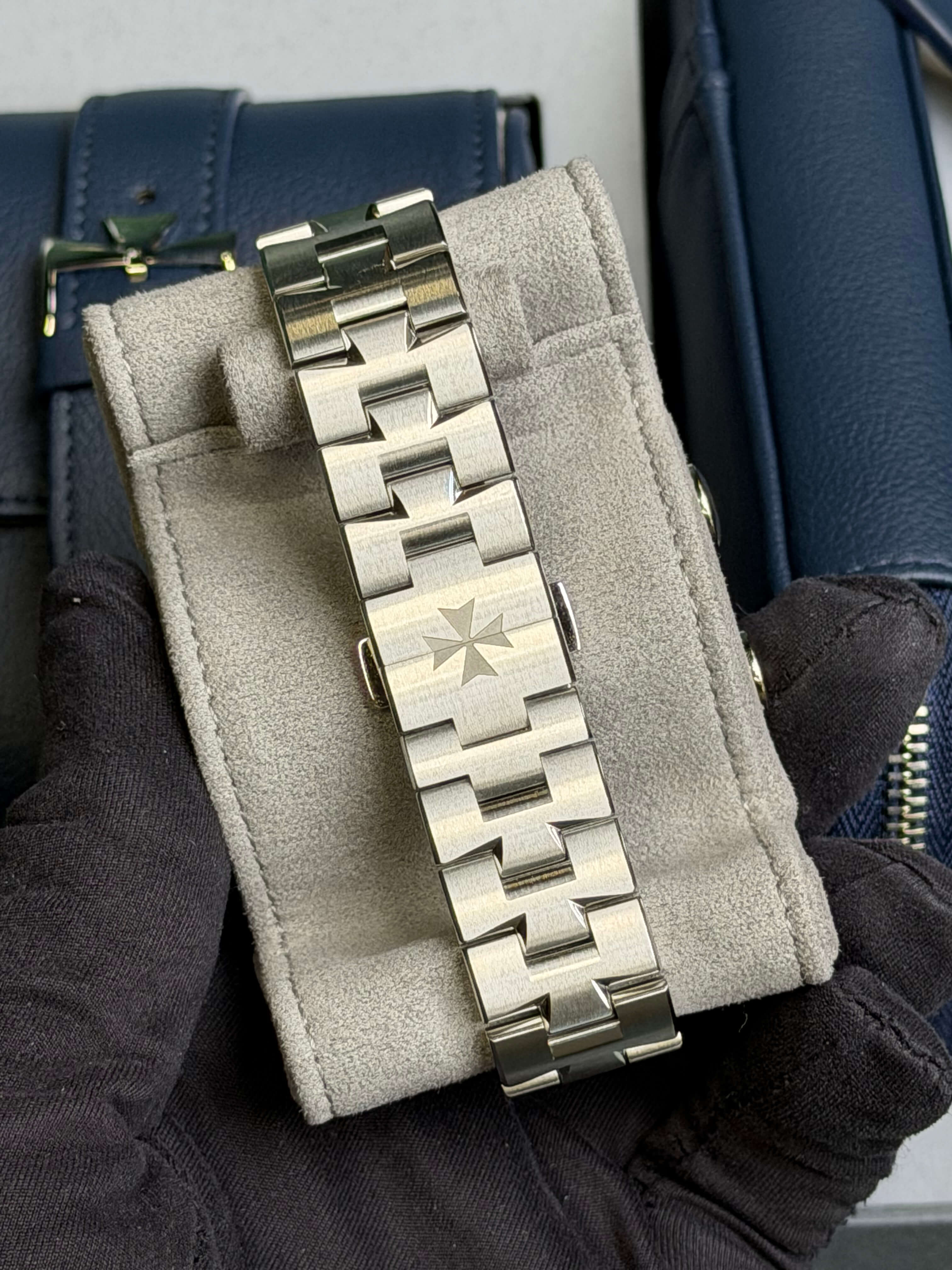 Watchrr - Authentic luxury watch