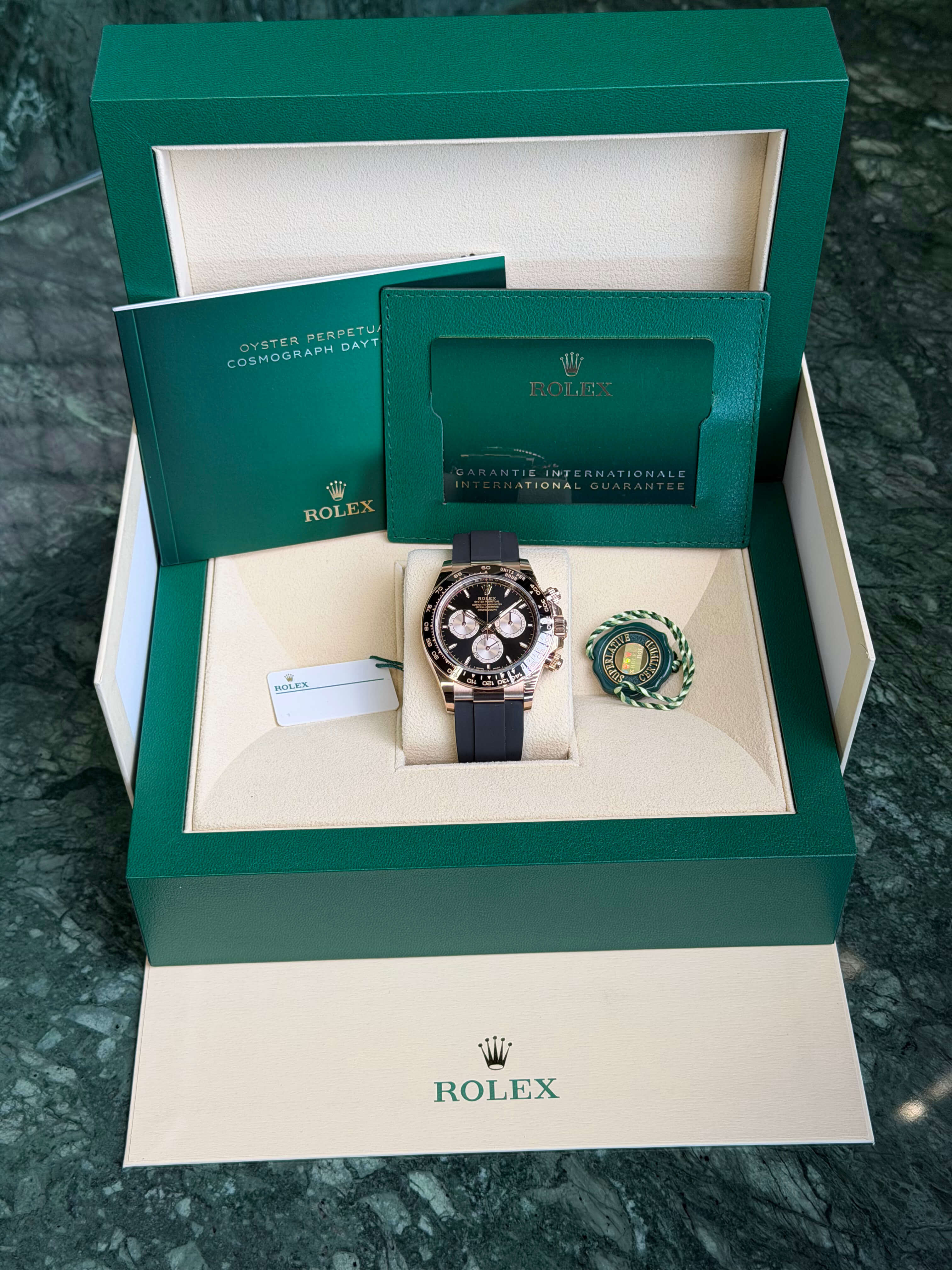 Watchrr - Authentic luxury watch