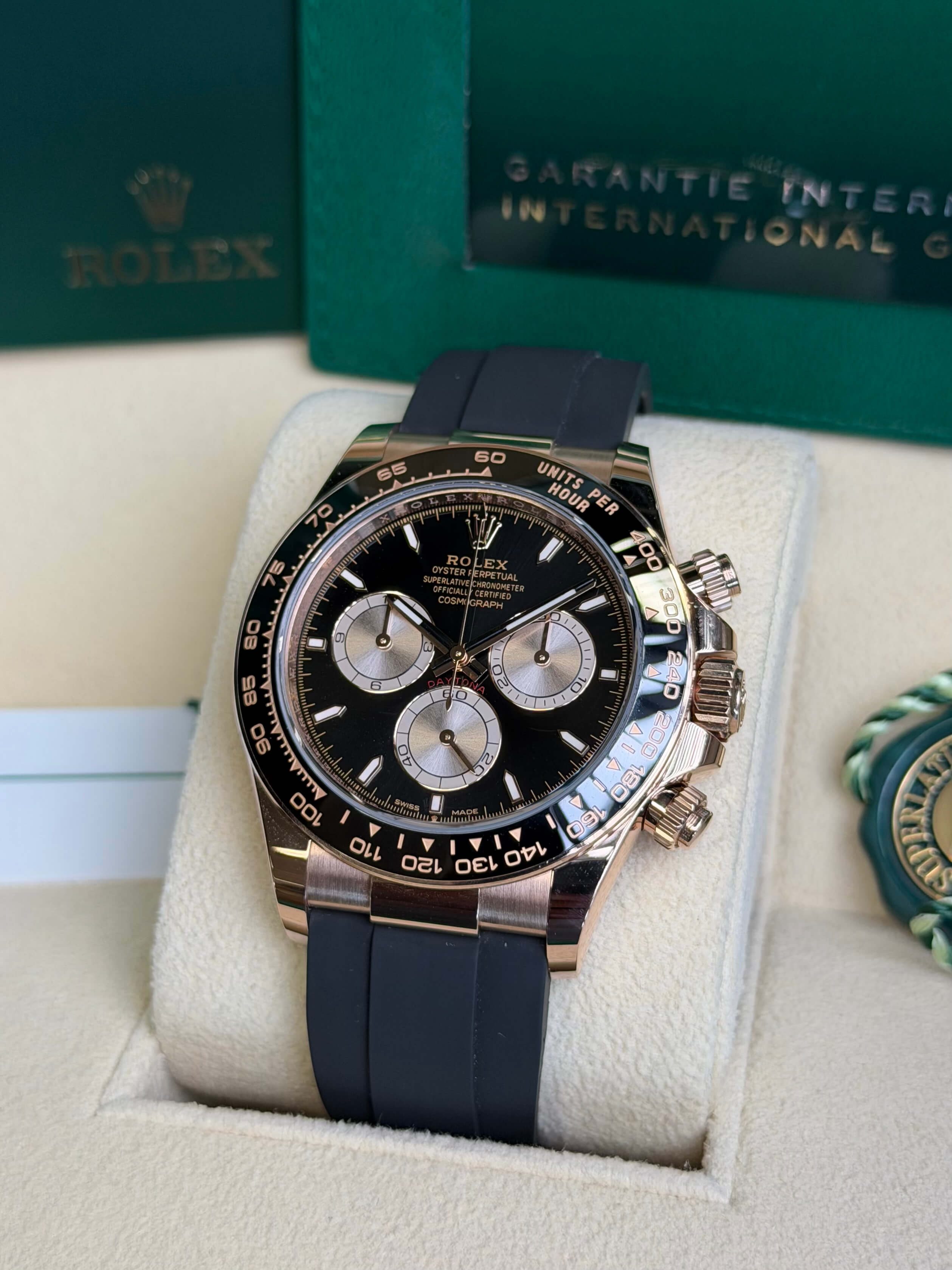 Watchrr - Authentic luxury watch