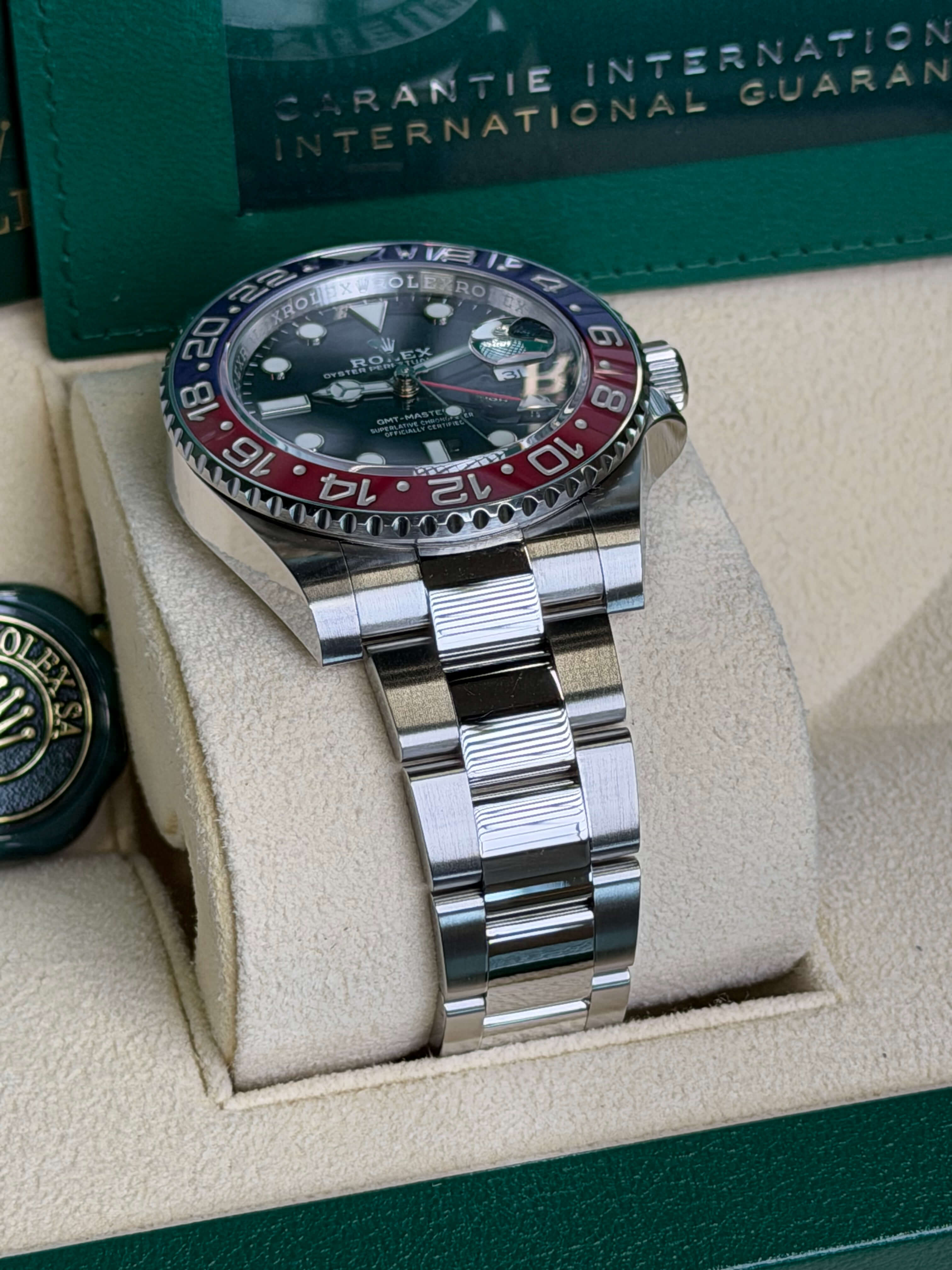 Watchrr - Authentic luxury watch