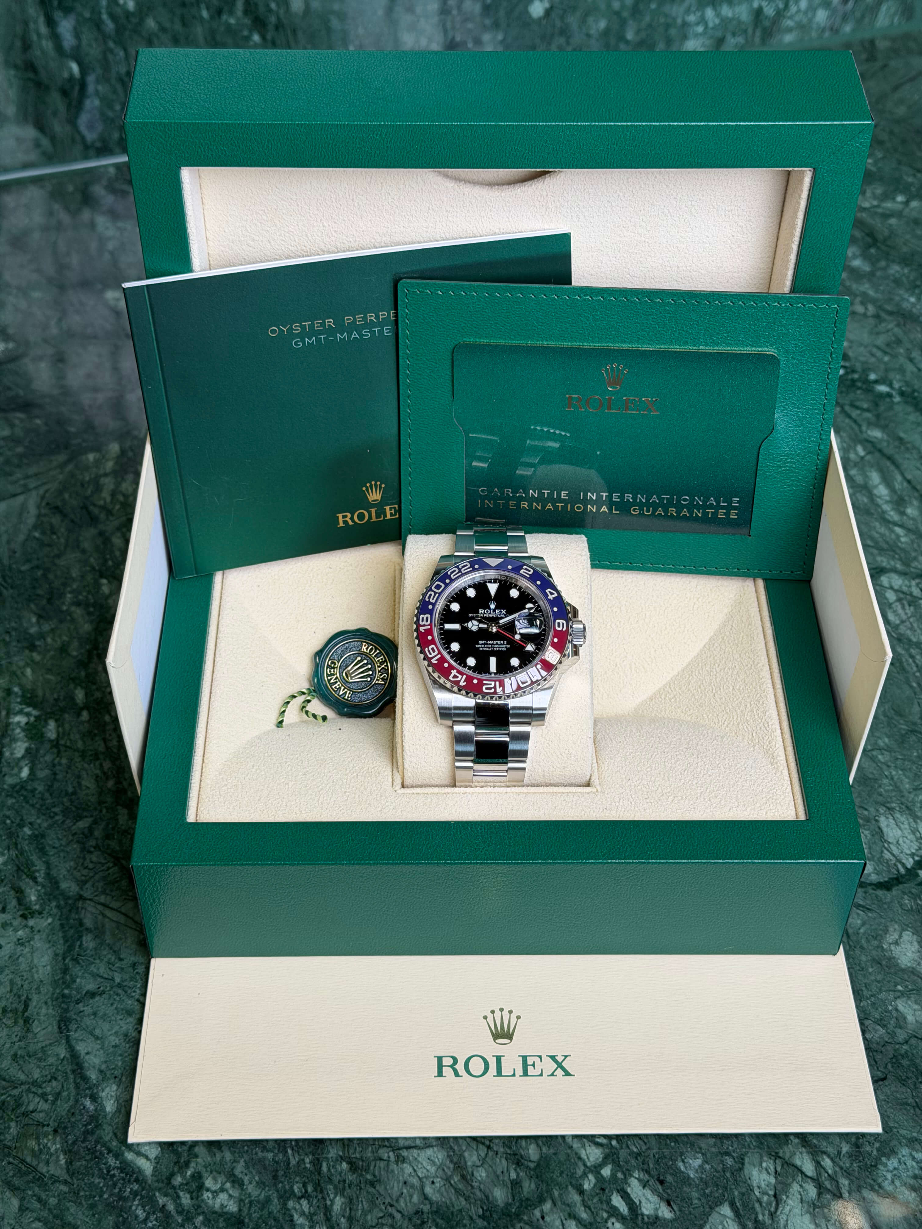 Watchrr - Authentic luxury watch