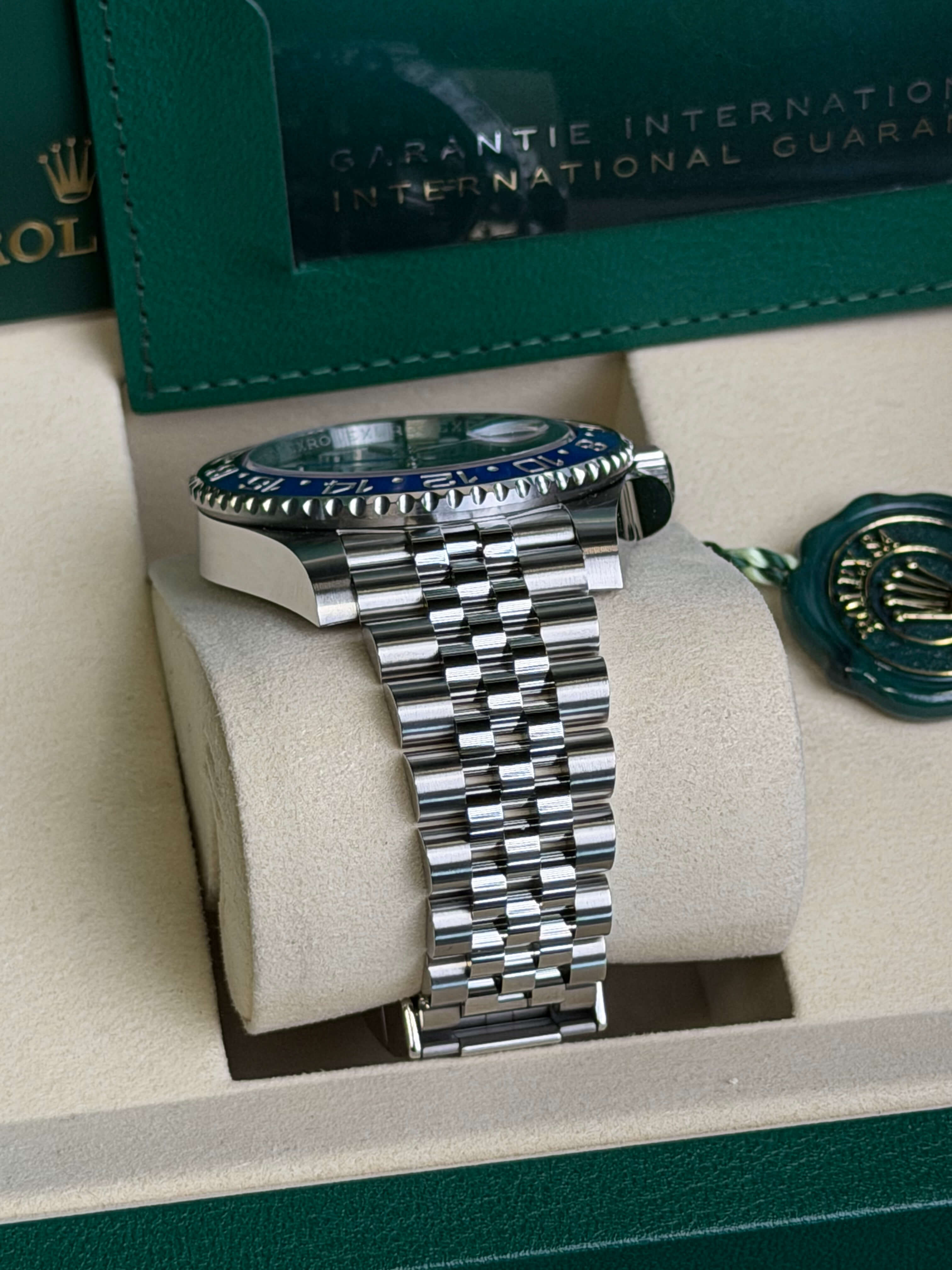 Watchrr - Authentic luxury watch