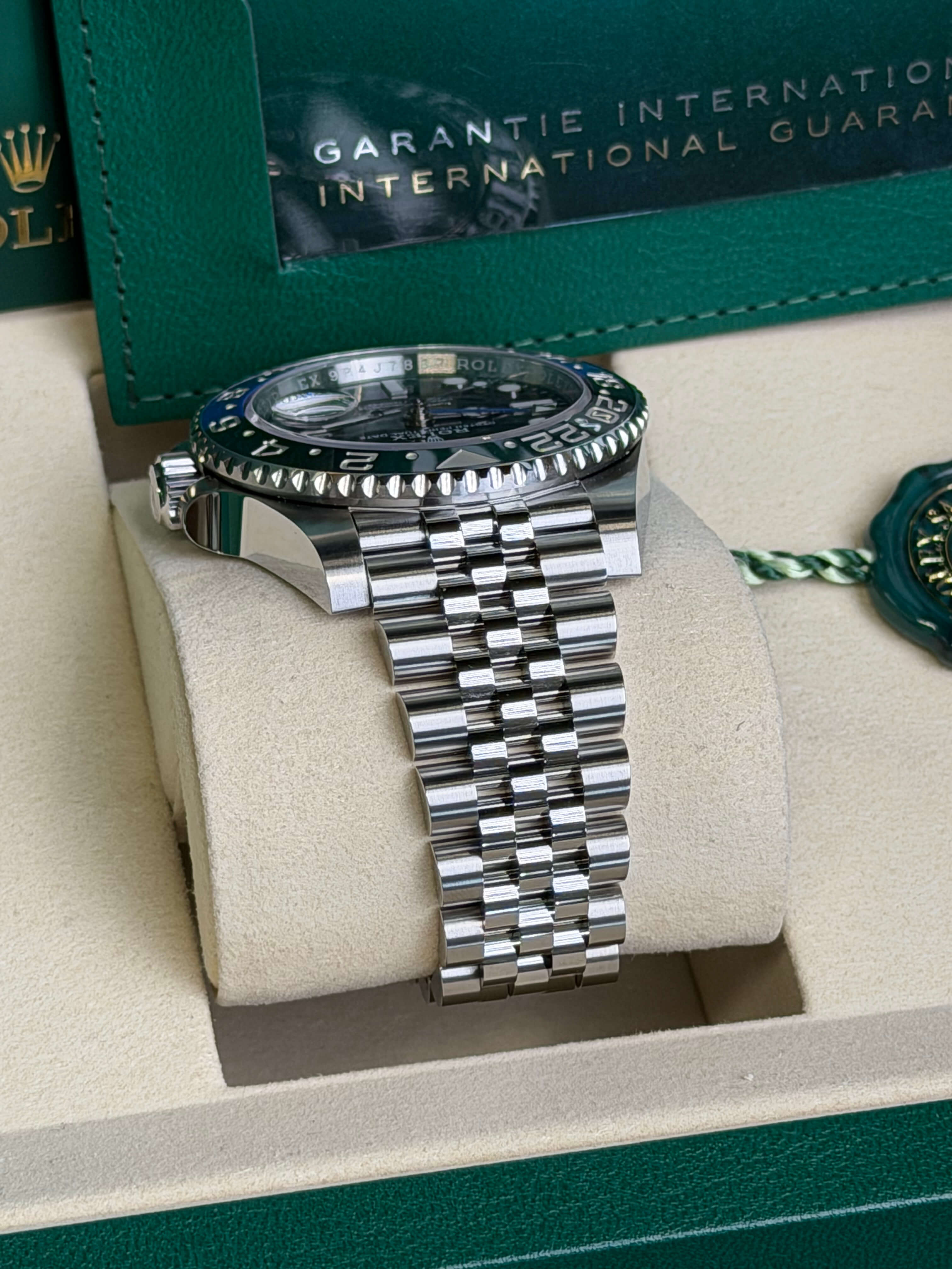 Watchrr - Authentic luxury watch