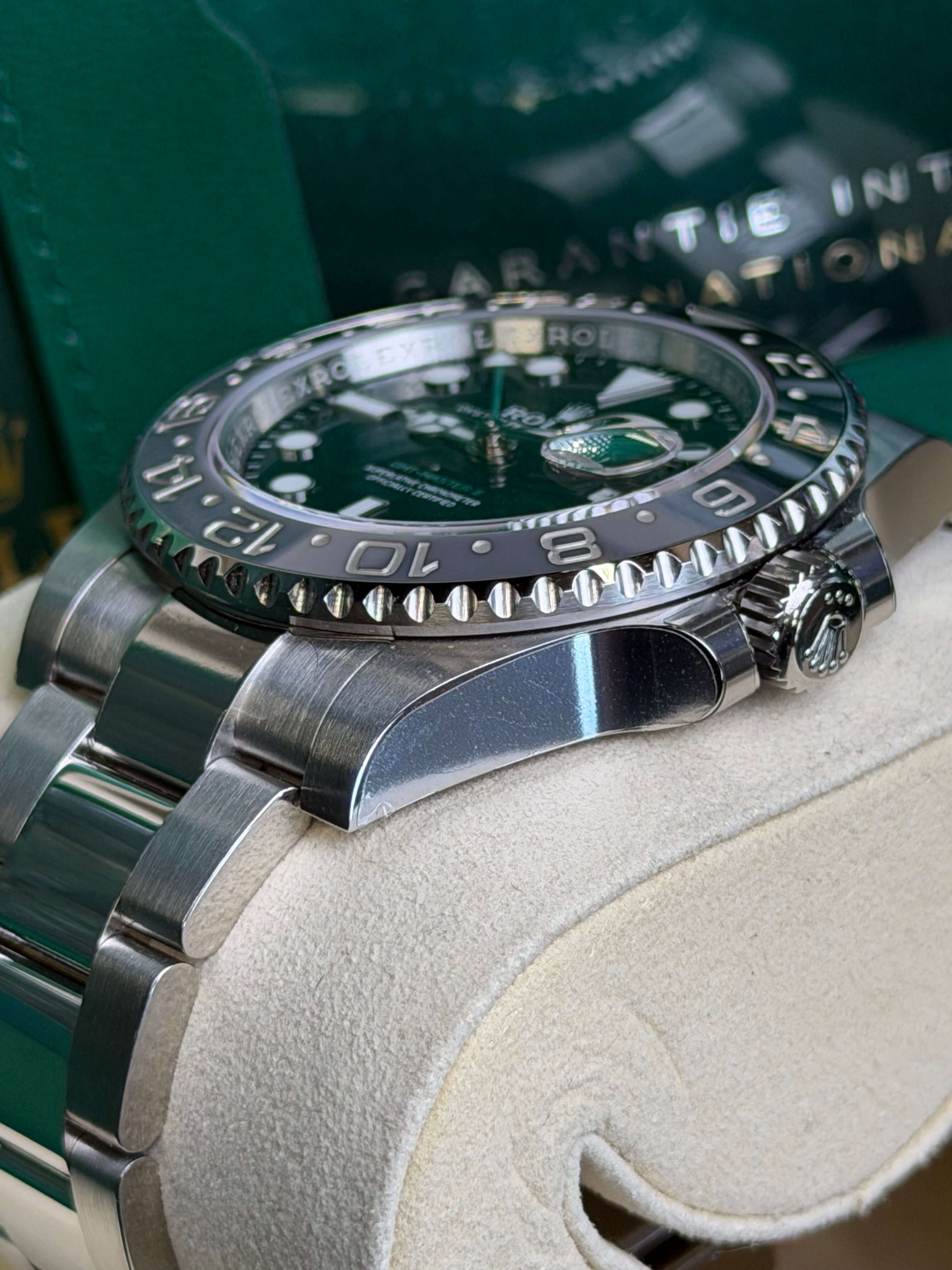 Watchrr - Authentic luxury watch