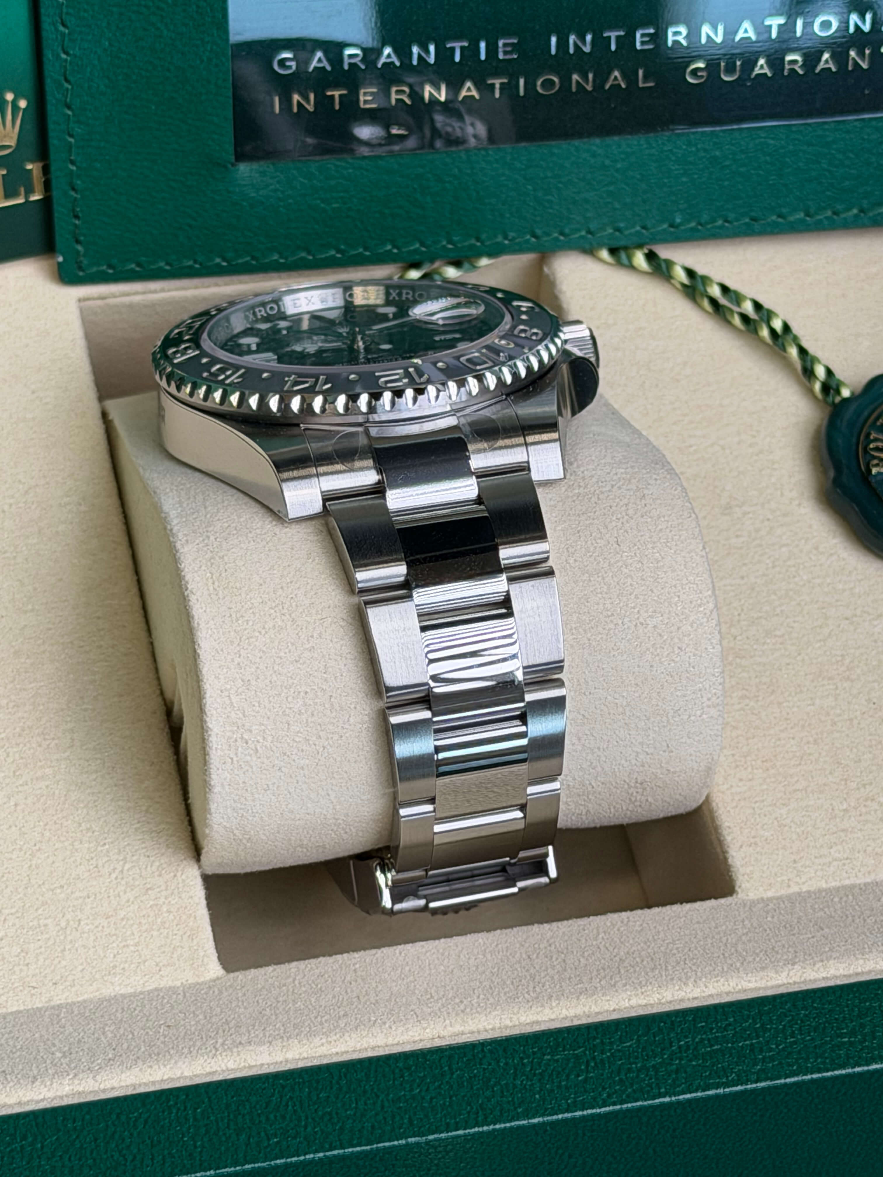 Watchrr - Authentic luxury watch