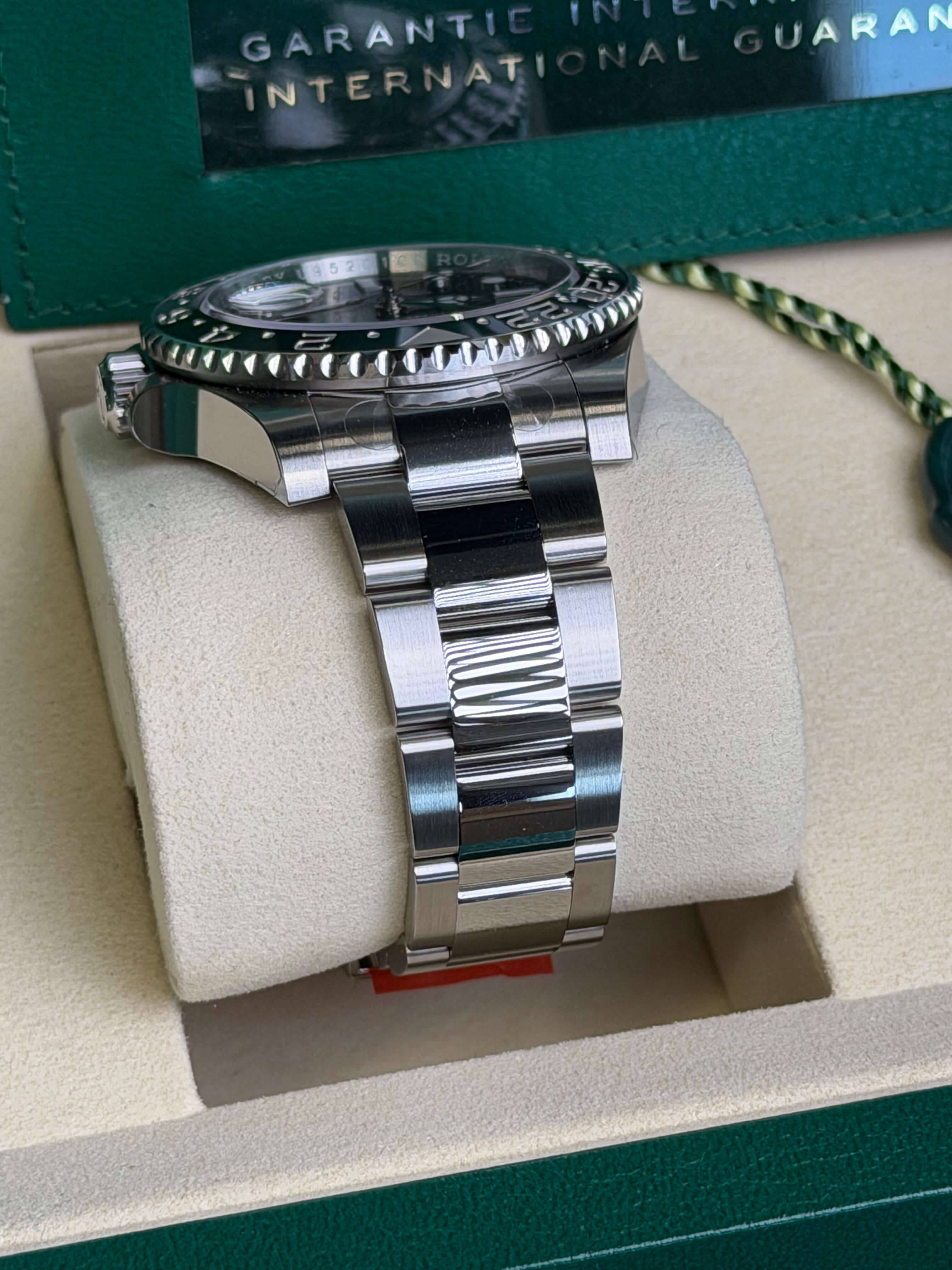 Watchrr - Authentic luxury watch