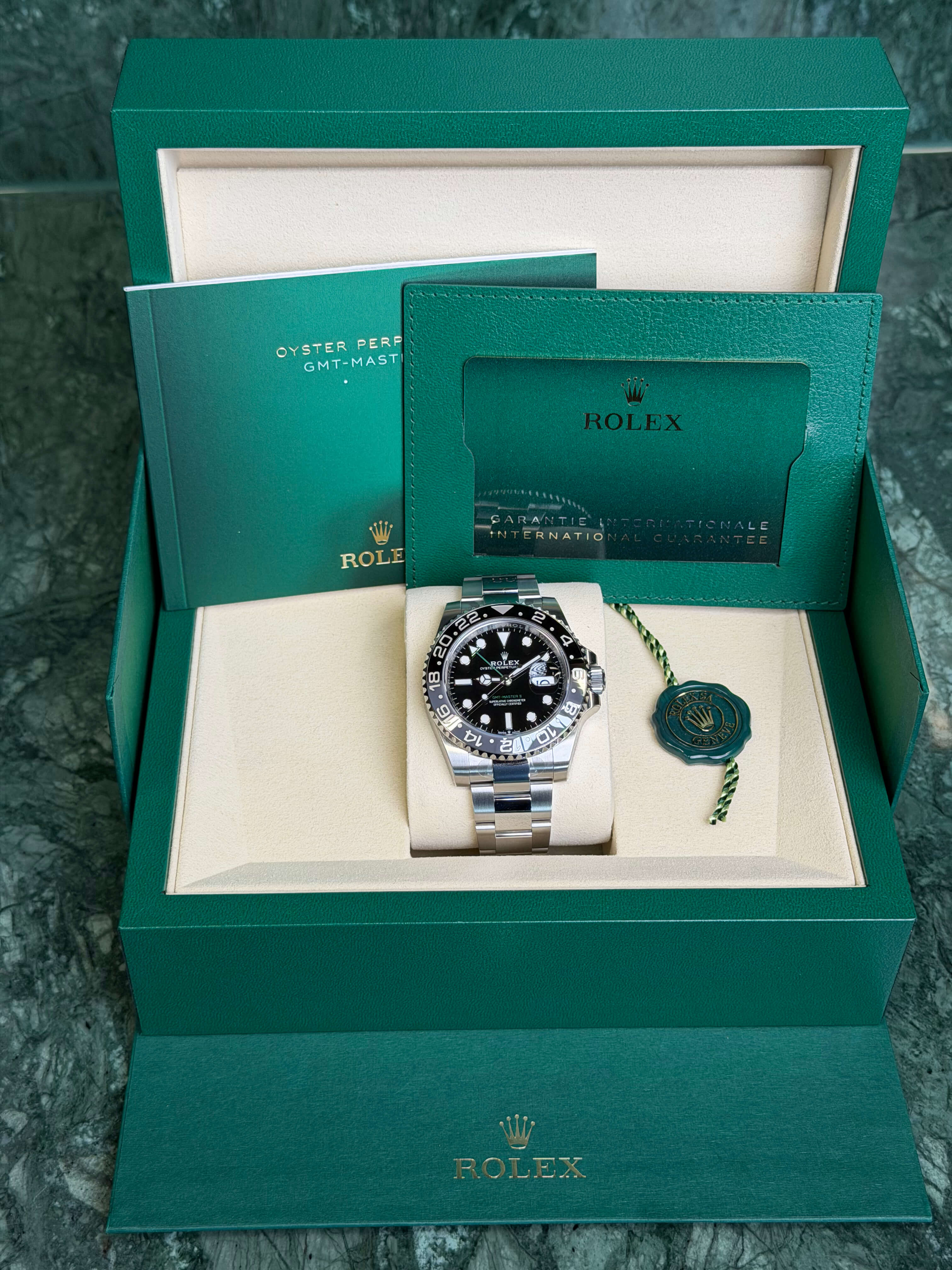 Watchrr - Authentic luxury watch