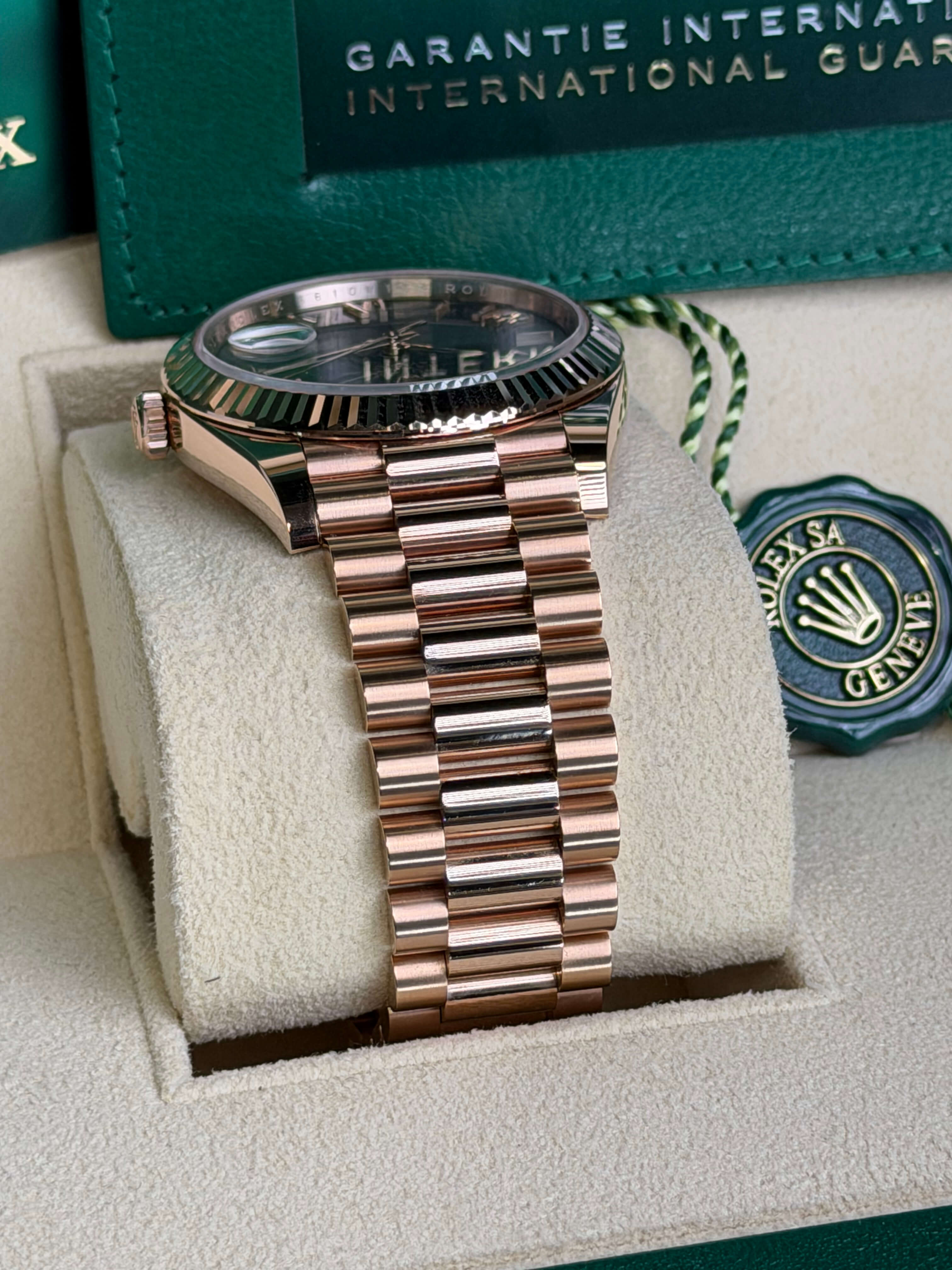 Watchrr - Authentic luxury watch