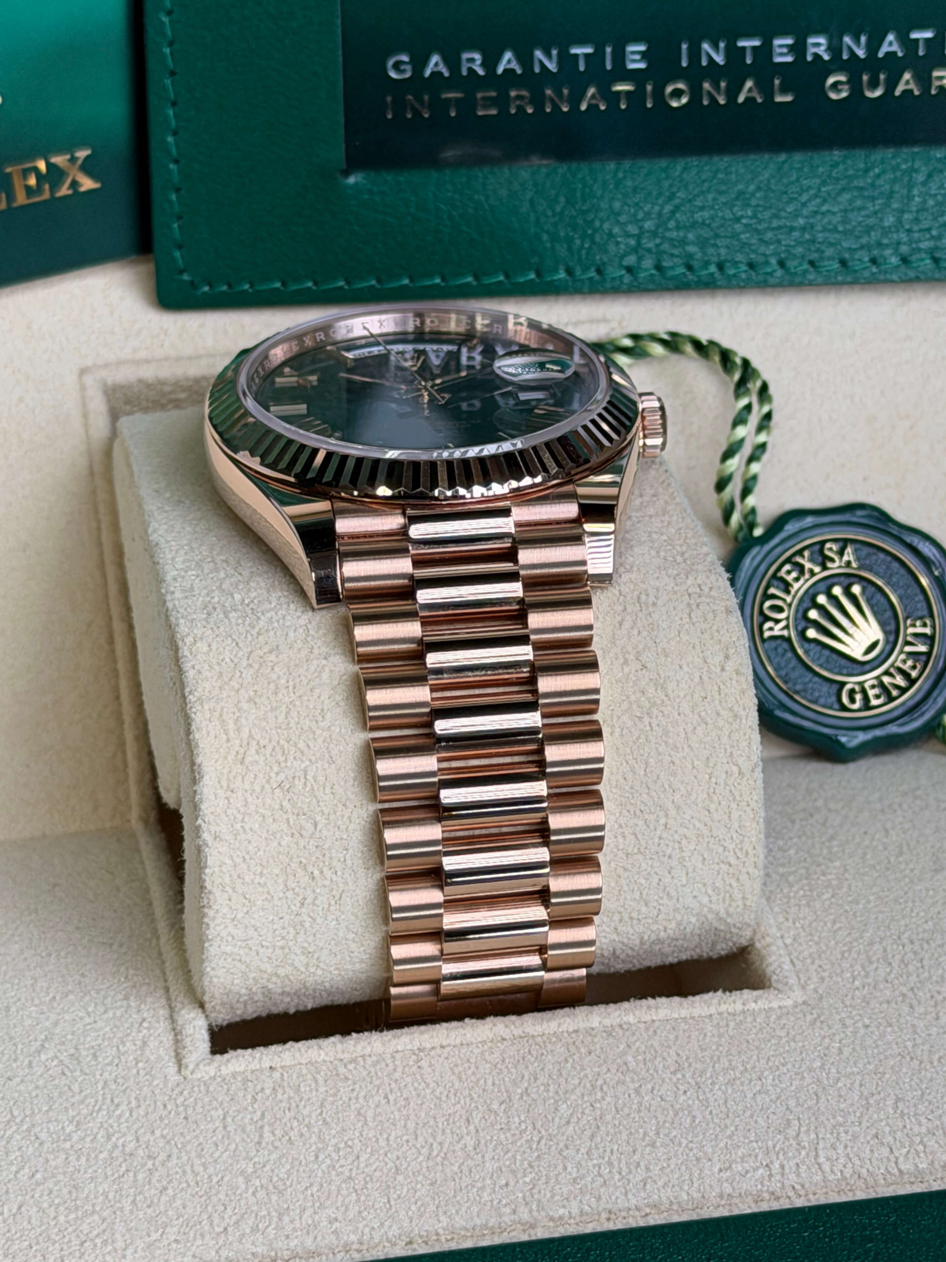 Watchrr - Authentic luxury watch