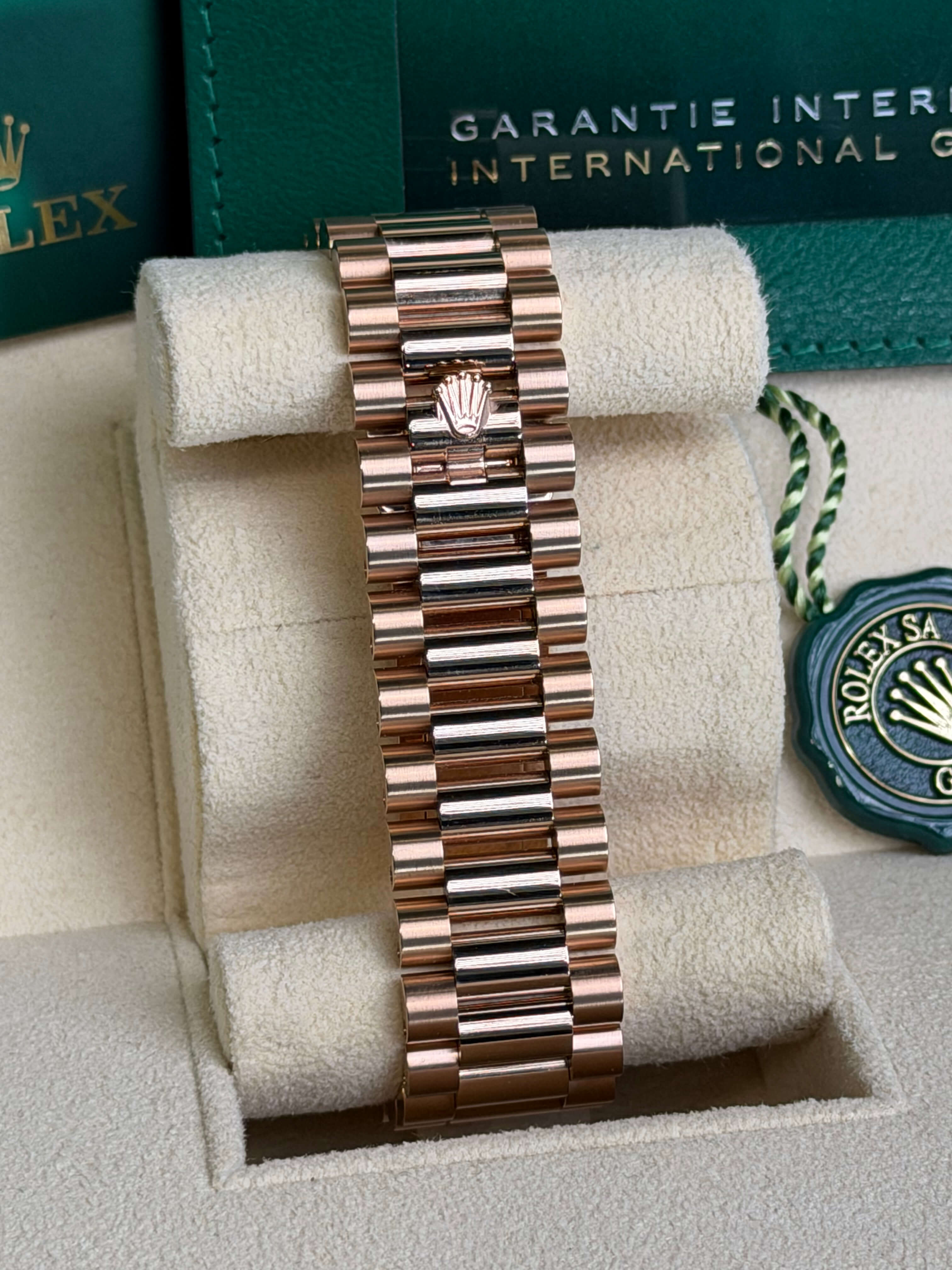 Watchrr - Authentic luxury watch