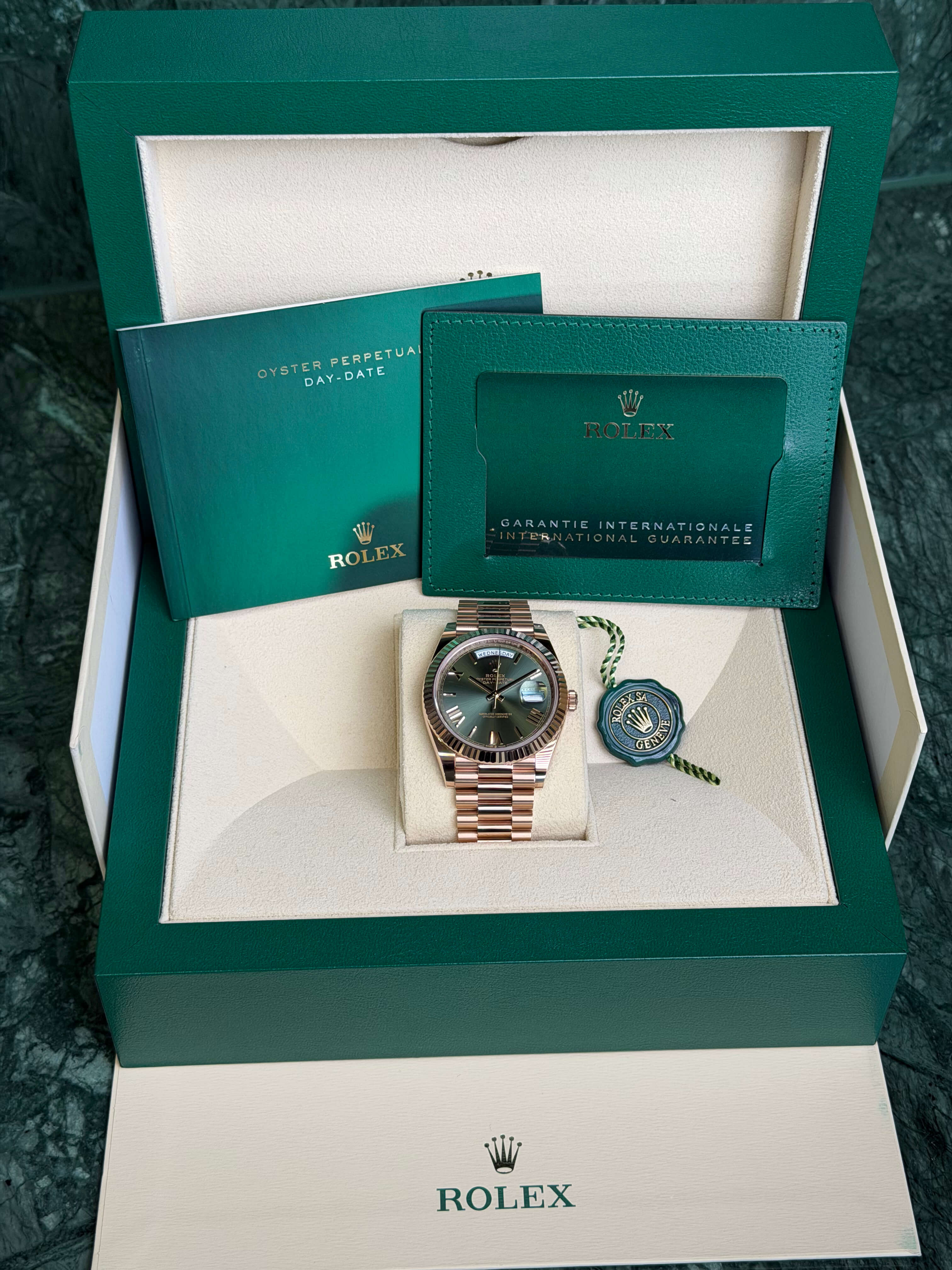 Watchrr - Authentic luxury watch