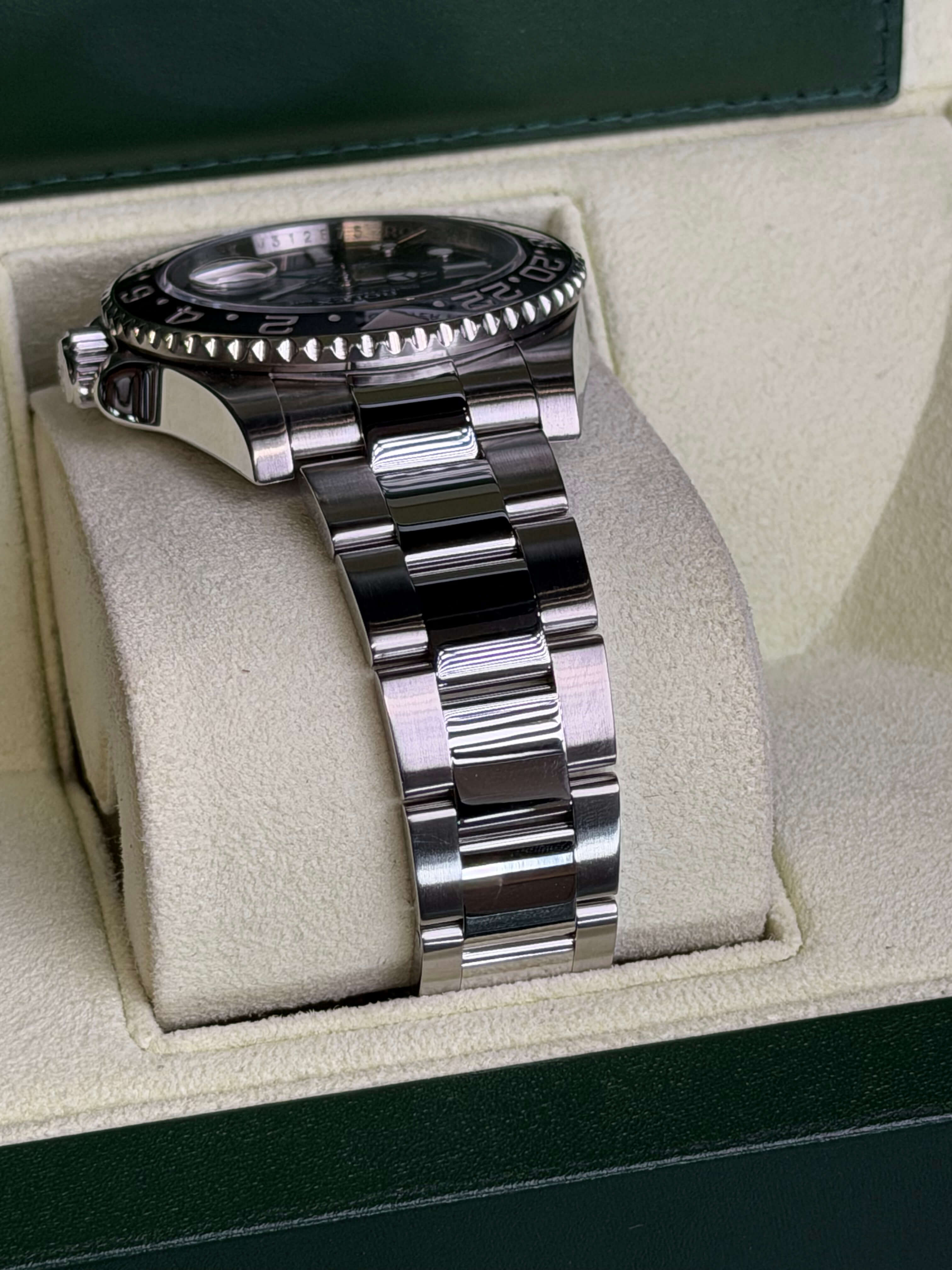 Watchrr - Authentic luxury watch