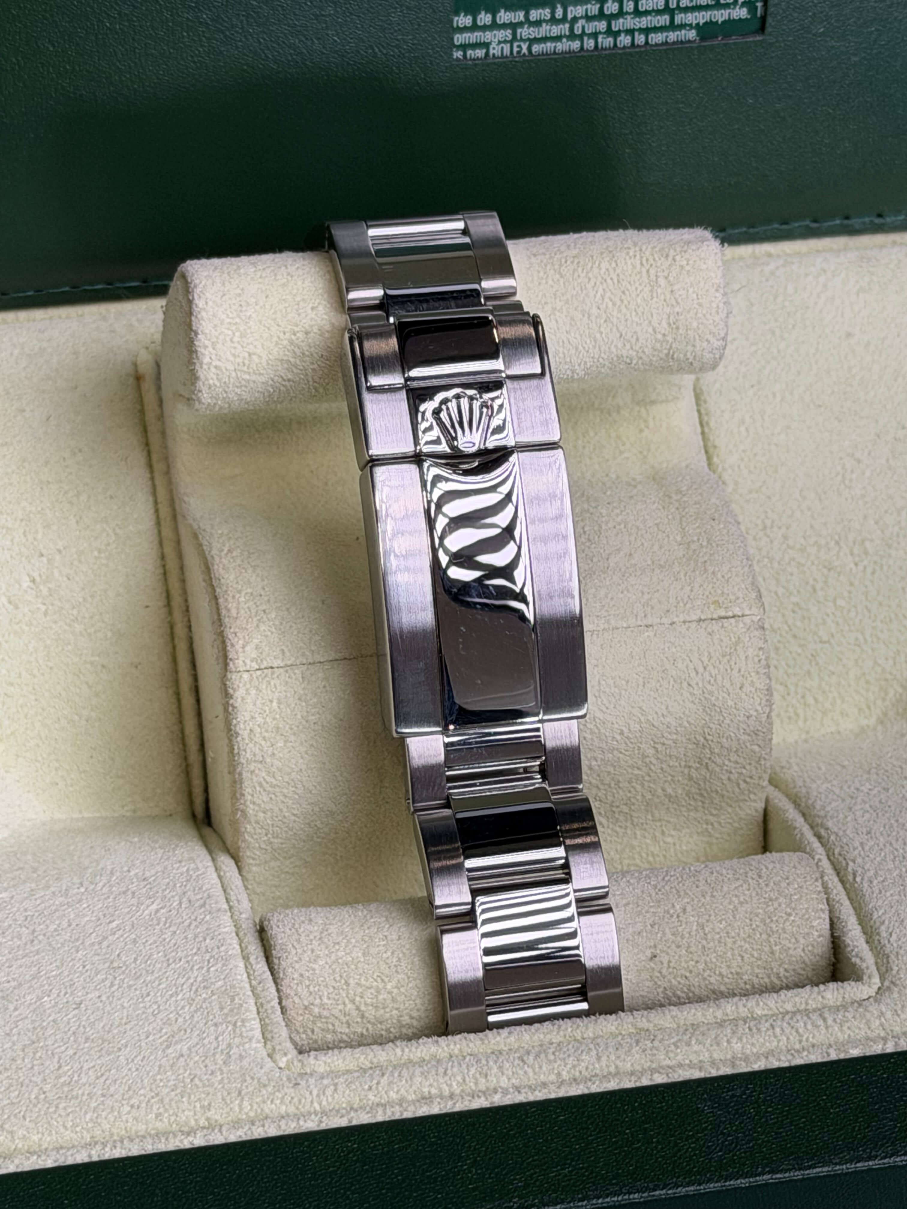 Watchrr - Authentic luxury watch