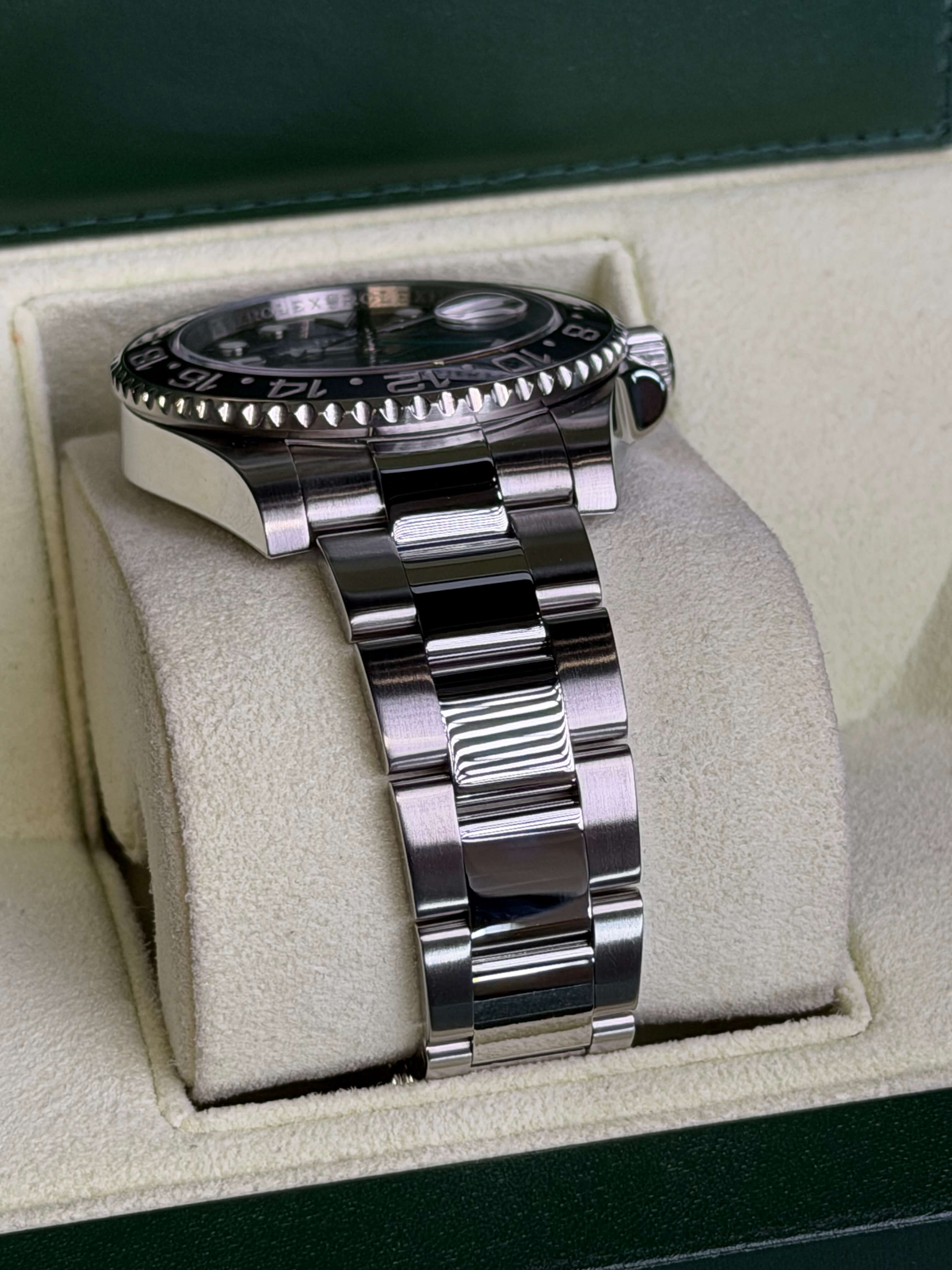 Watchrr - Authentic luxury watch