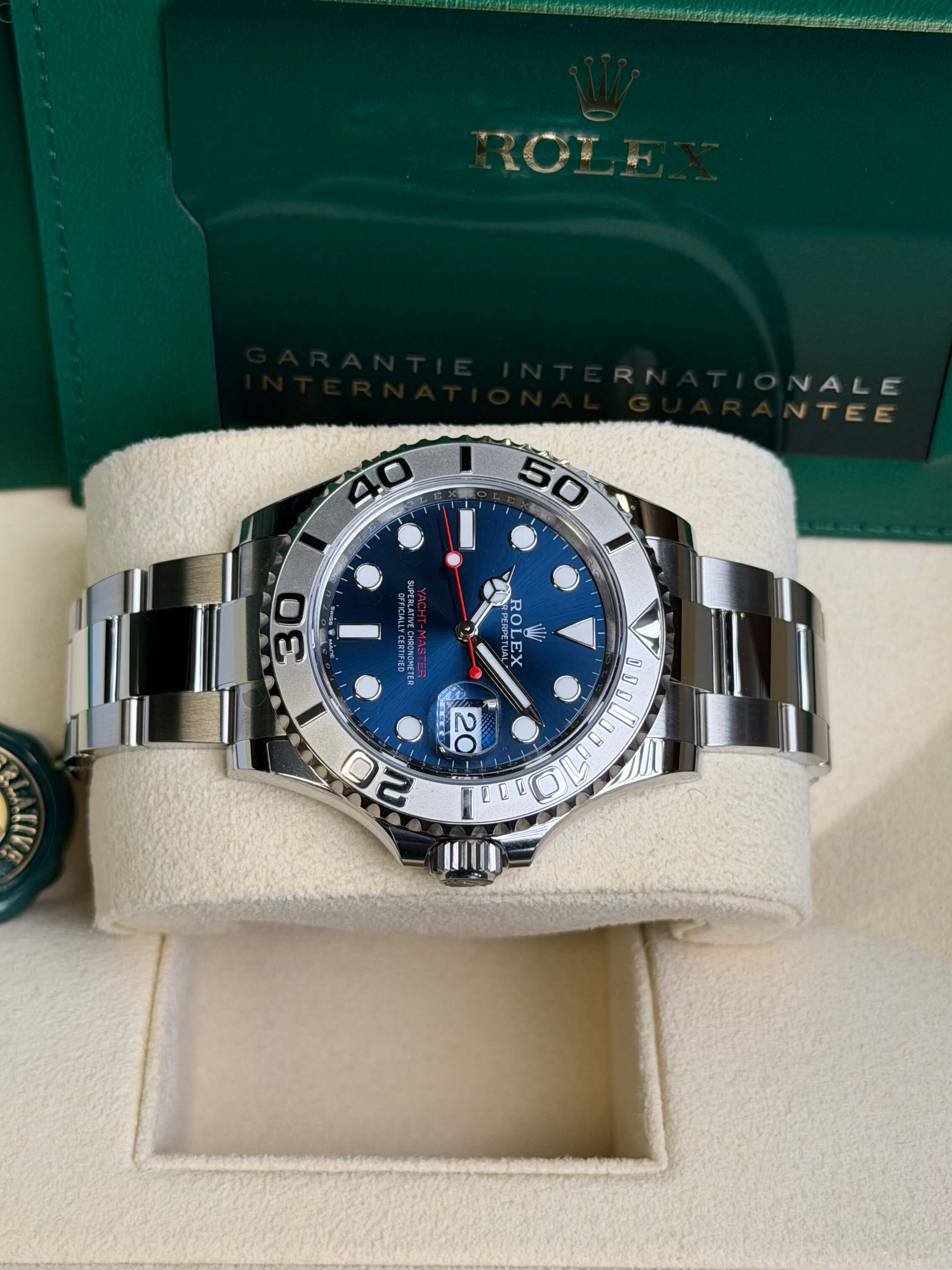 Watchrr - Authentic luxury watch