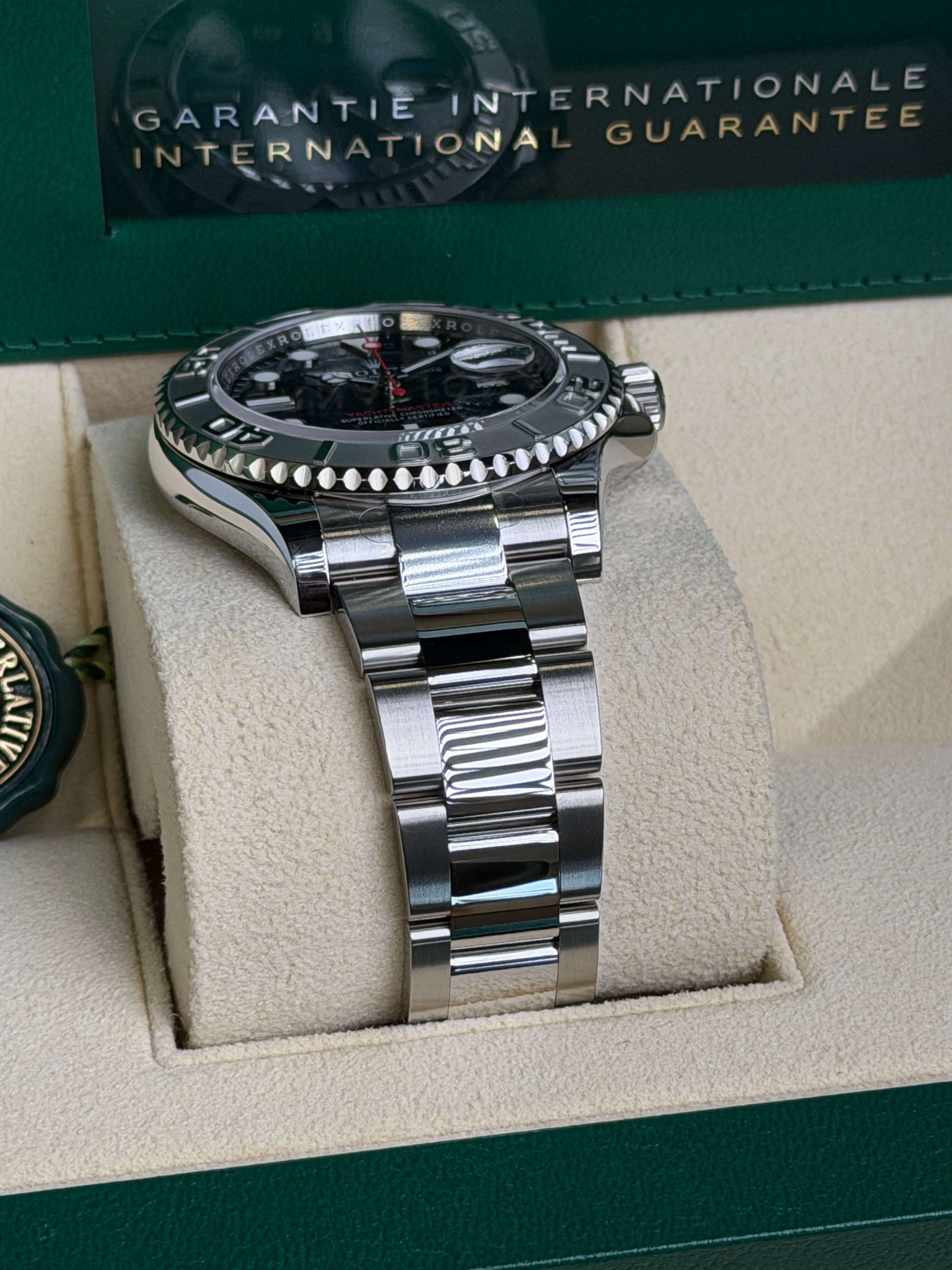 Watchrr - Authentic luxury watch