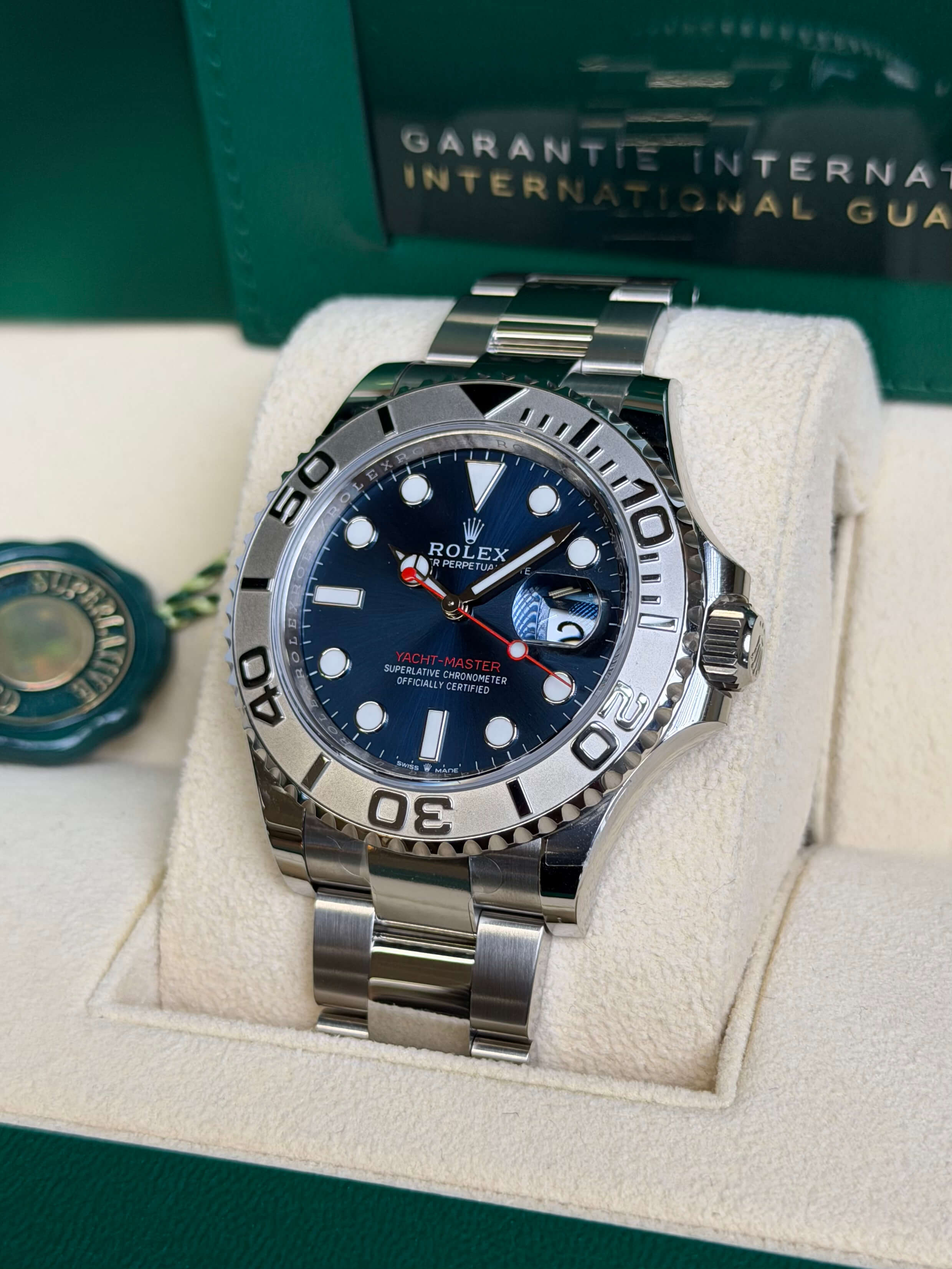 Watchrr - Authentic luxury watch