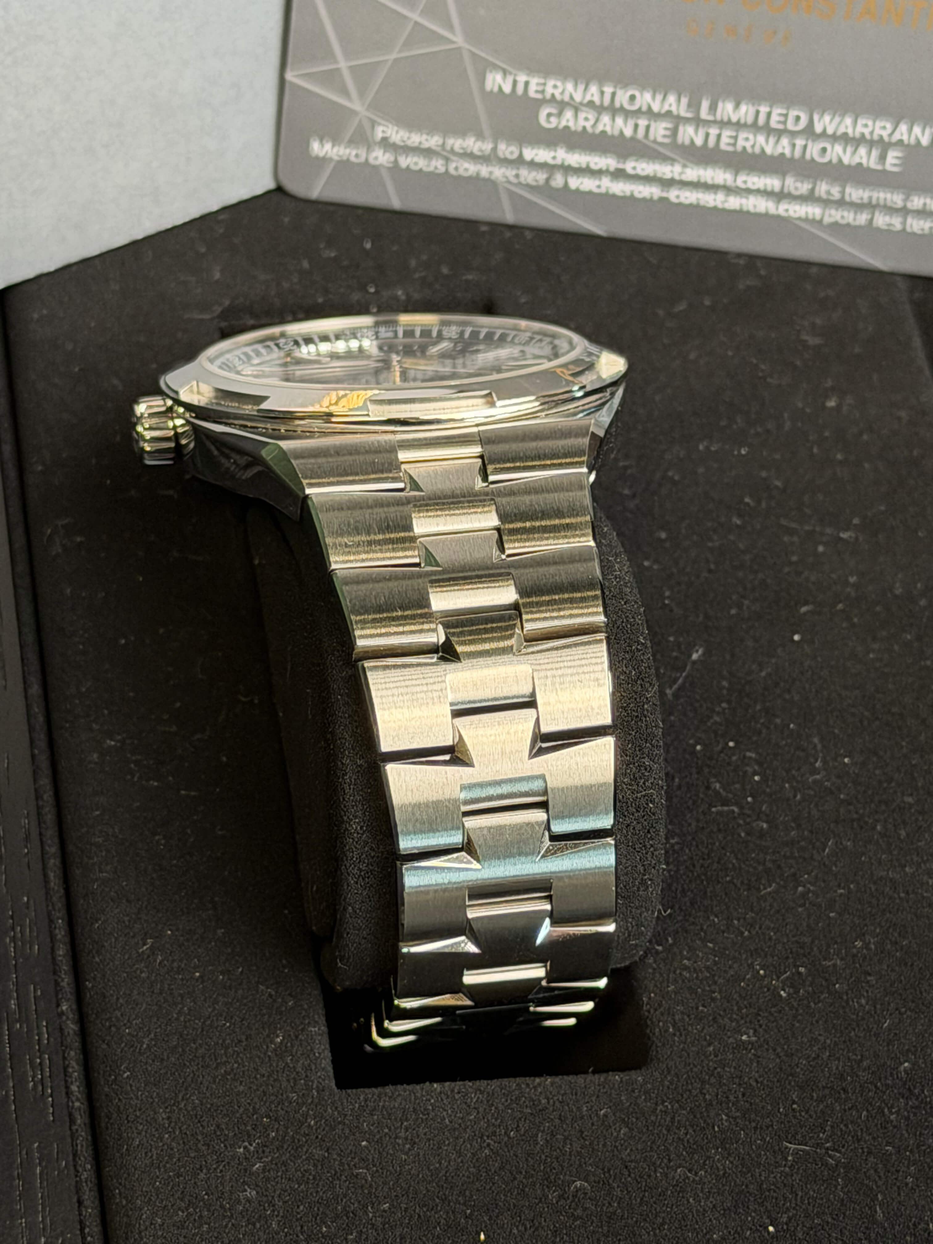 Watchrr - Authentic luxury watch