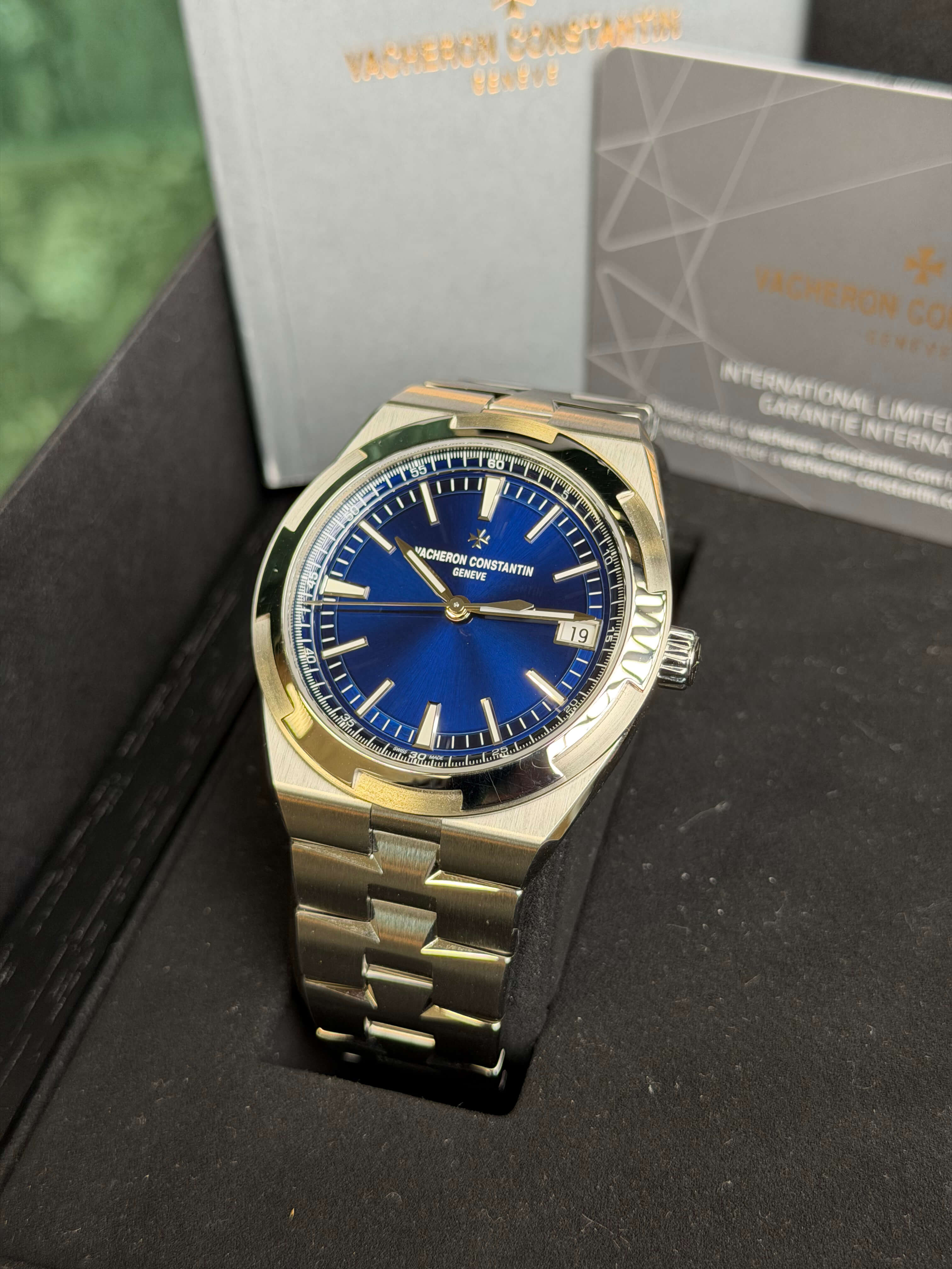 Watchrr - Authentic luxury watch