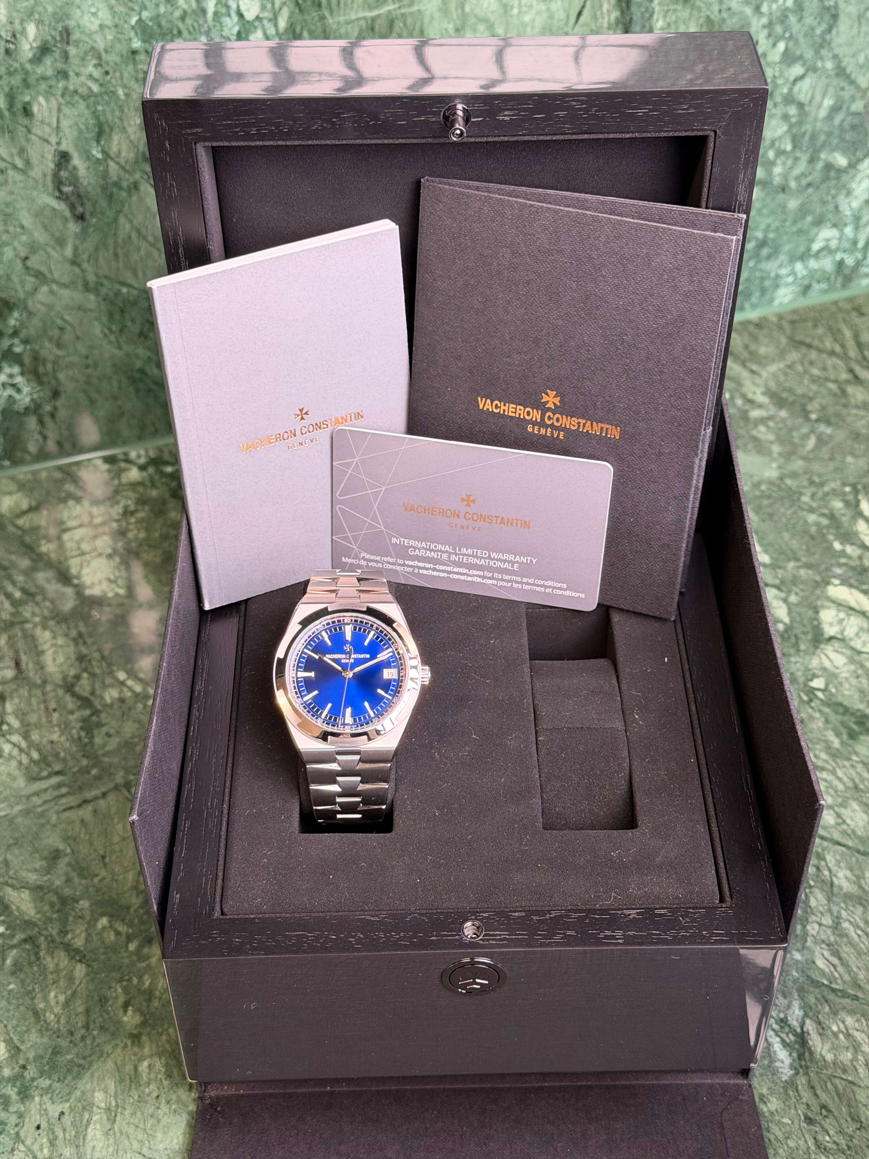 Watchrr - Authentic luxury watch