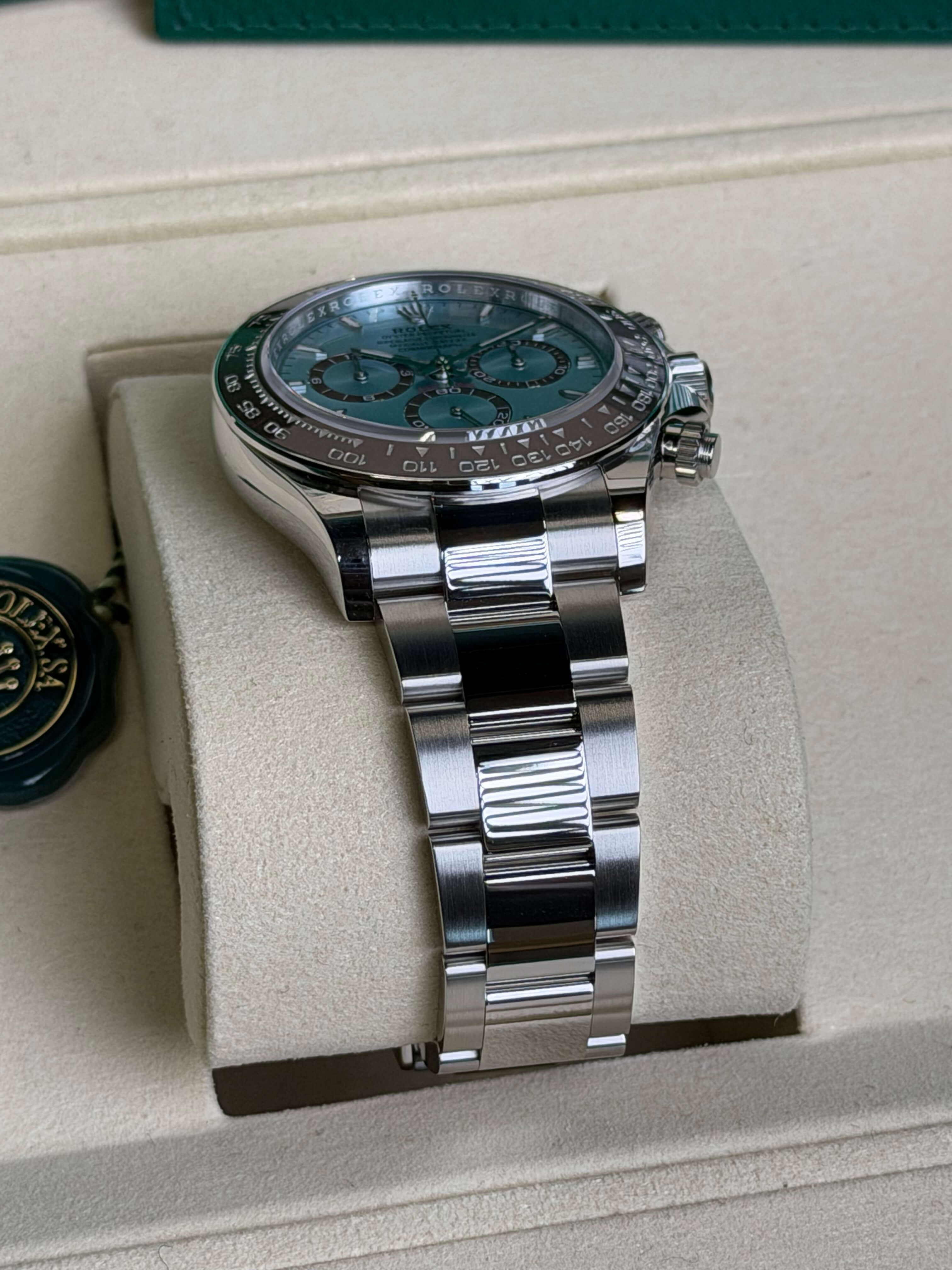 Watchrr - Authentic luxury watch