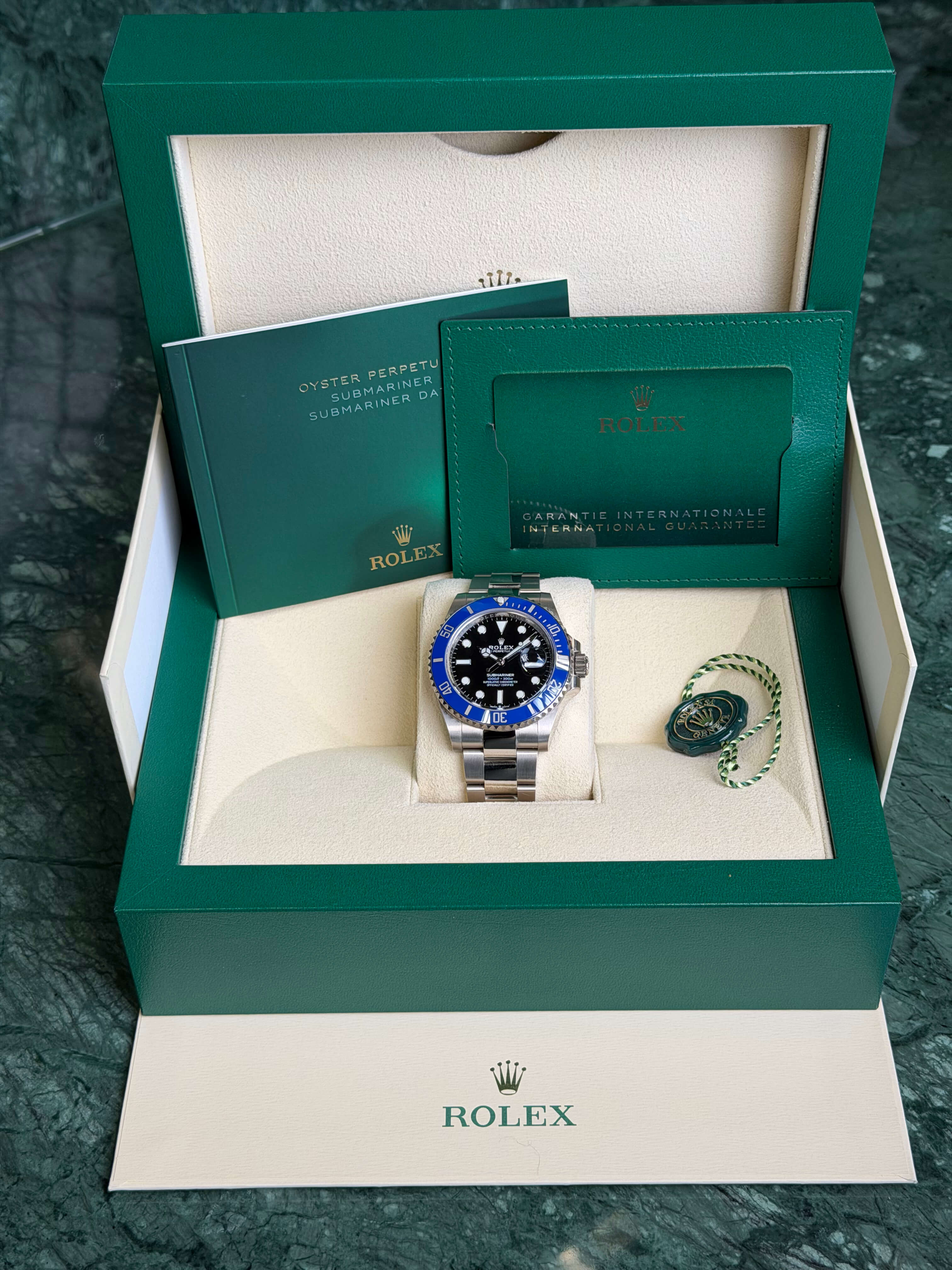 Watchrr - Authentic luxury watch