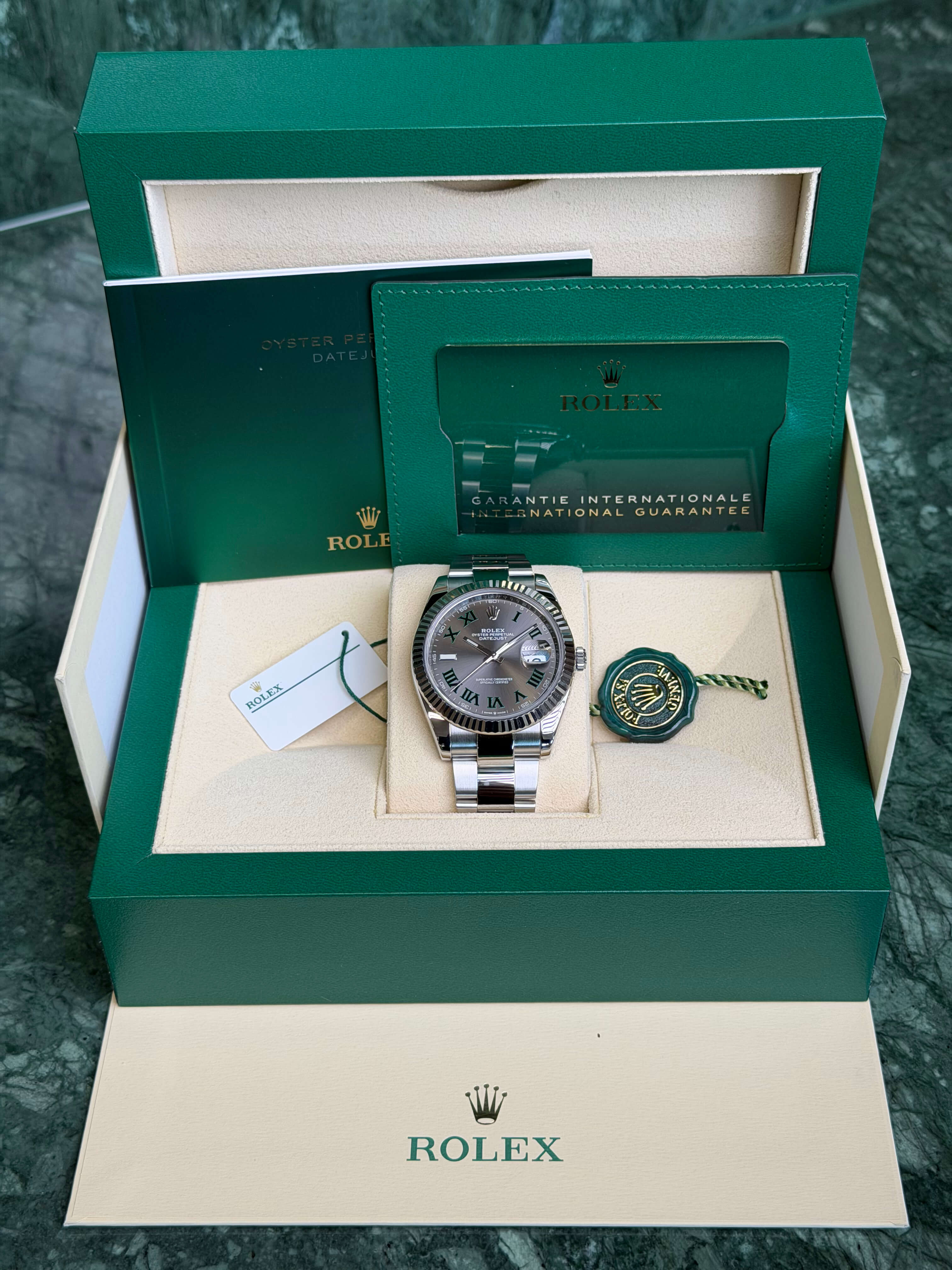 Watchrr - Authentic luxury watch