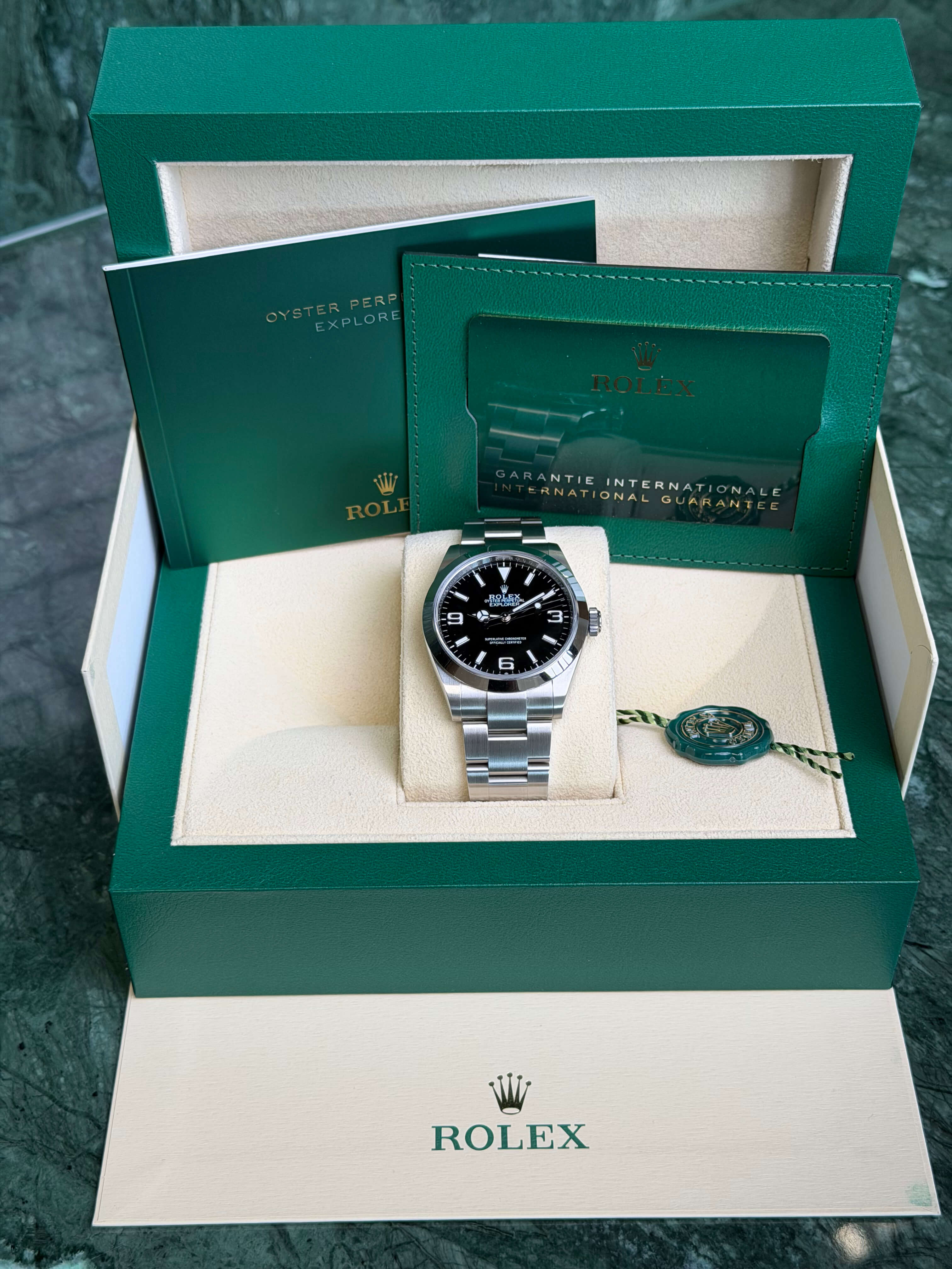 Watchrr - Authentic luxury watch
