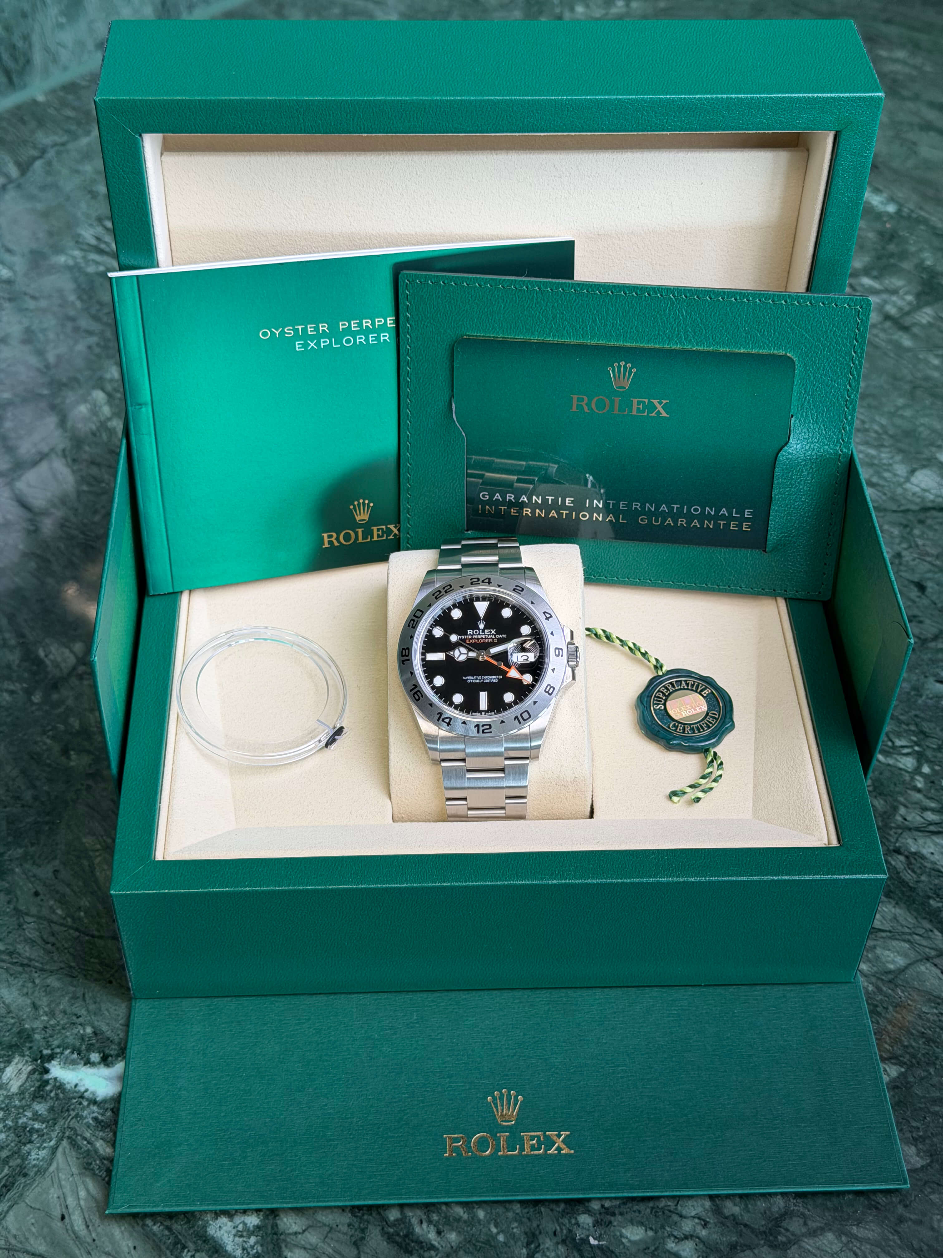 Watchrr - Authentic luxury watch